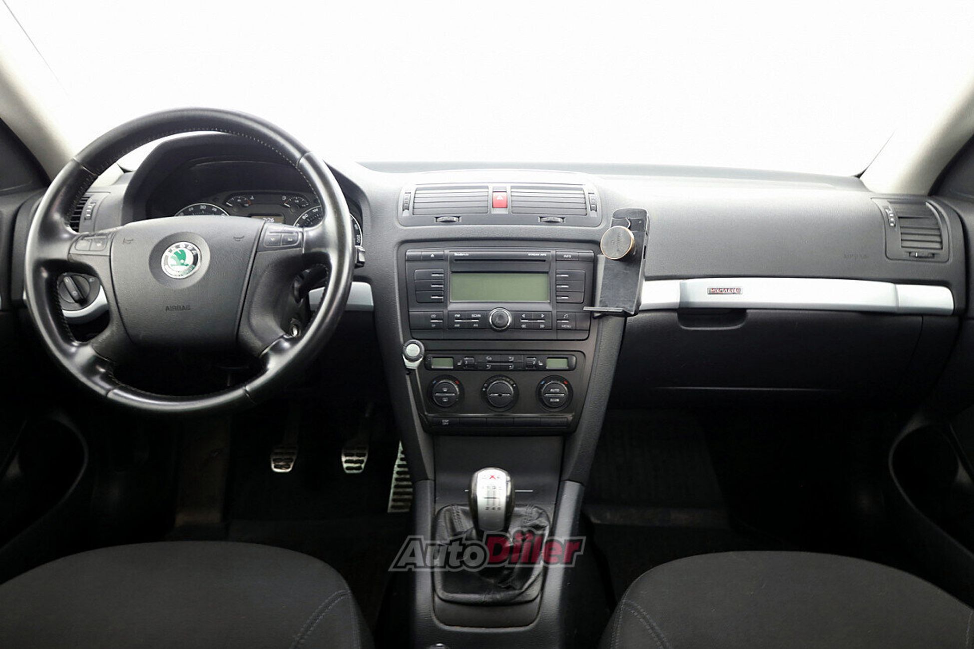 Skoda Octavia 2.0 103kW 2007, kuva 5/9