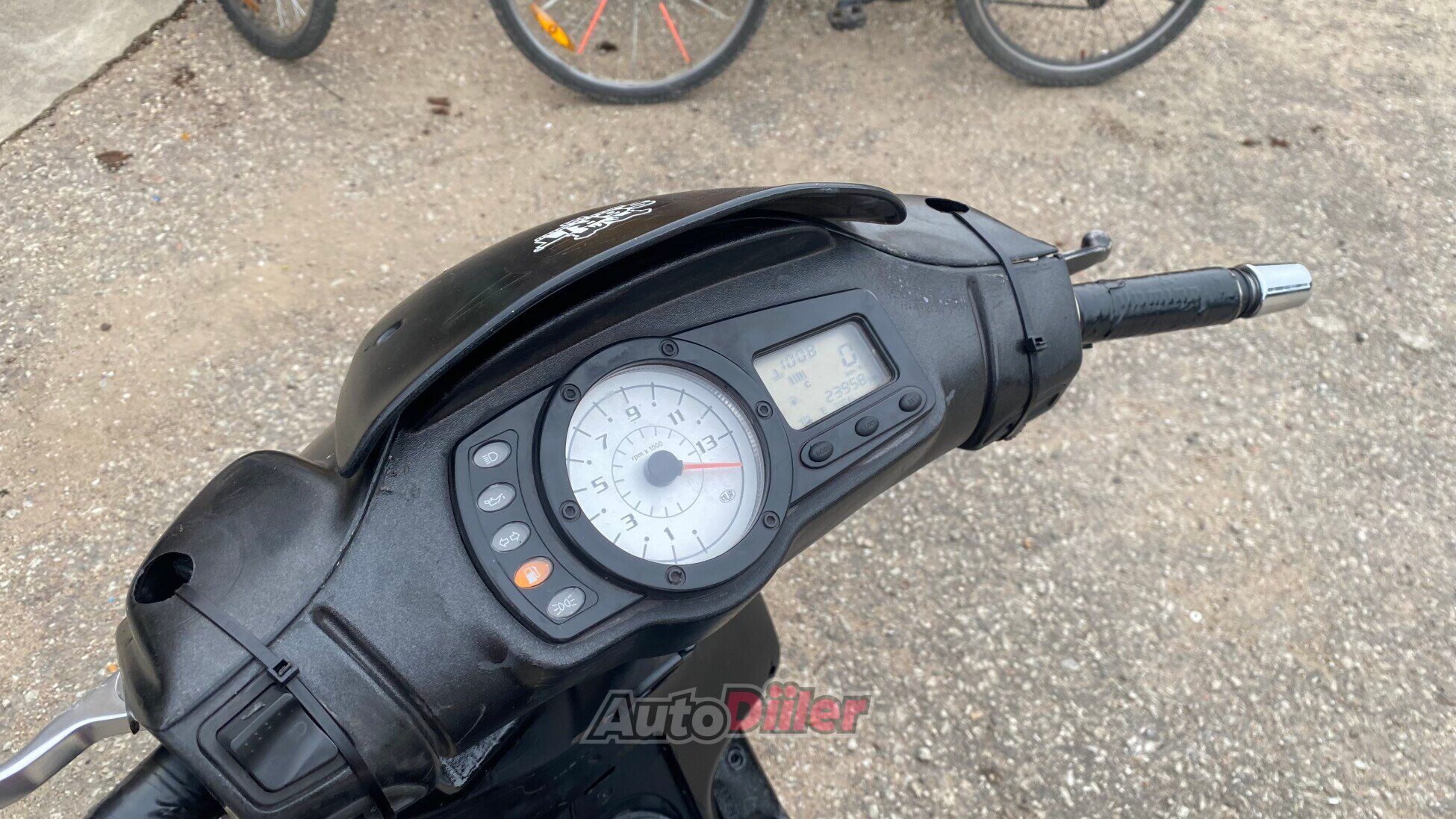 Piaggio NRG 3kW 2008, kuva 7/8