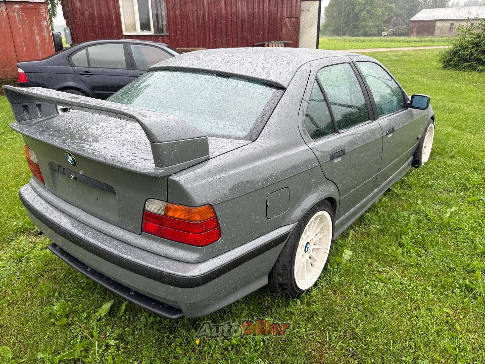 BMW 318 1.8 85kW 1995, kuva 3/4