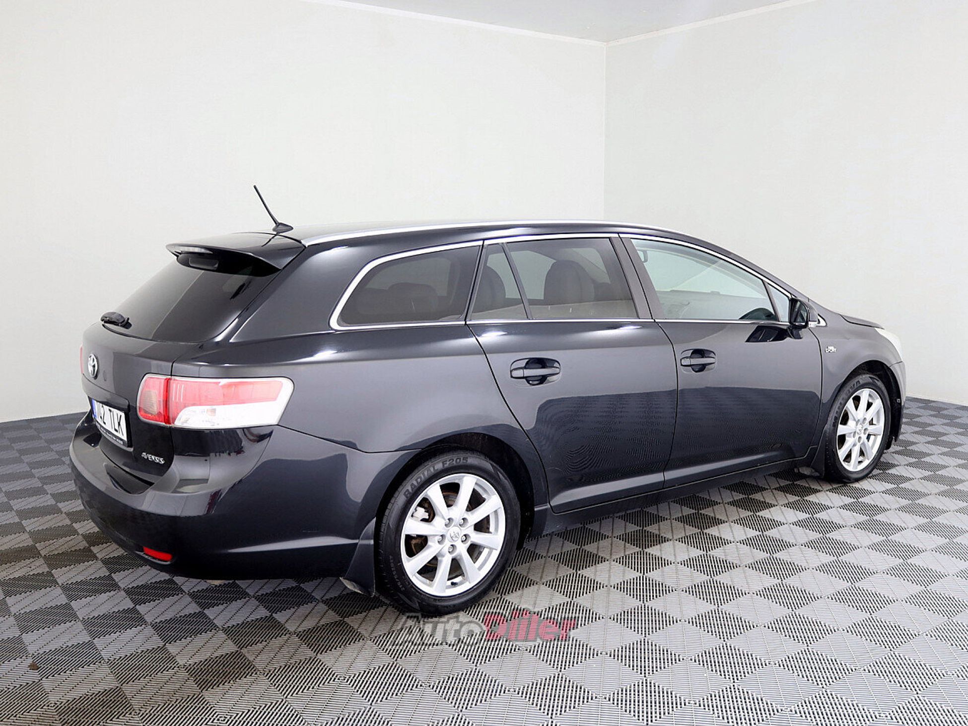 Toyota Avensis 2.2 130kW 2009, kuva 3/7