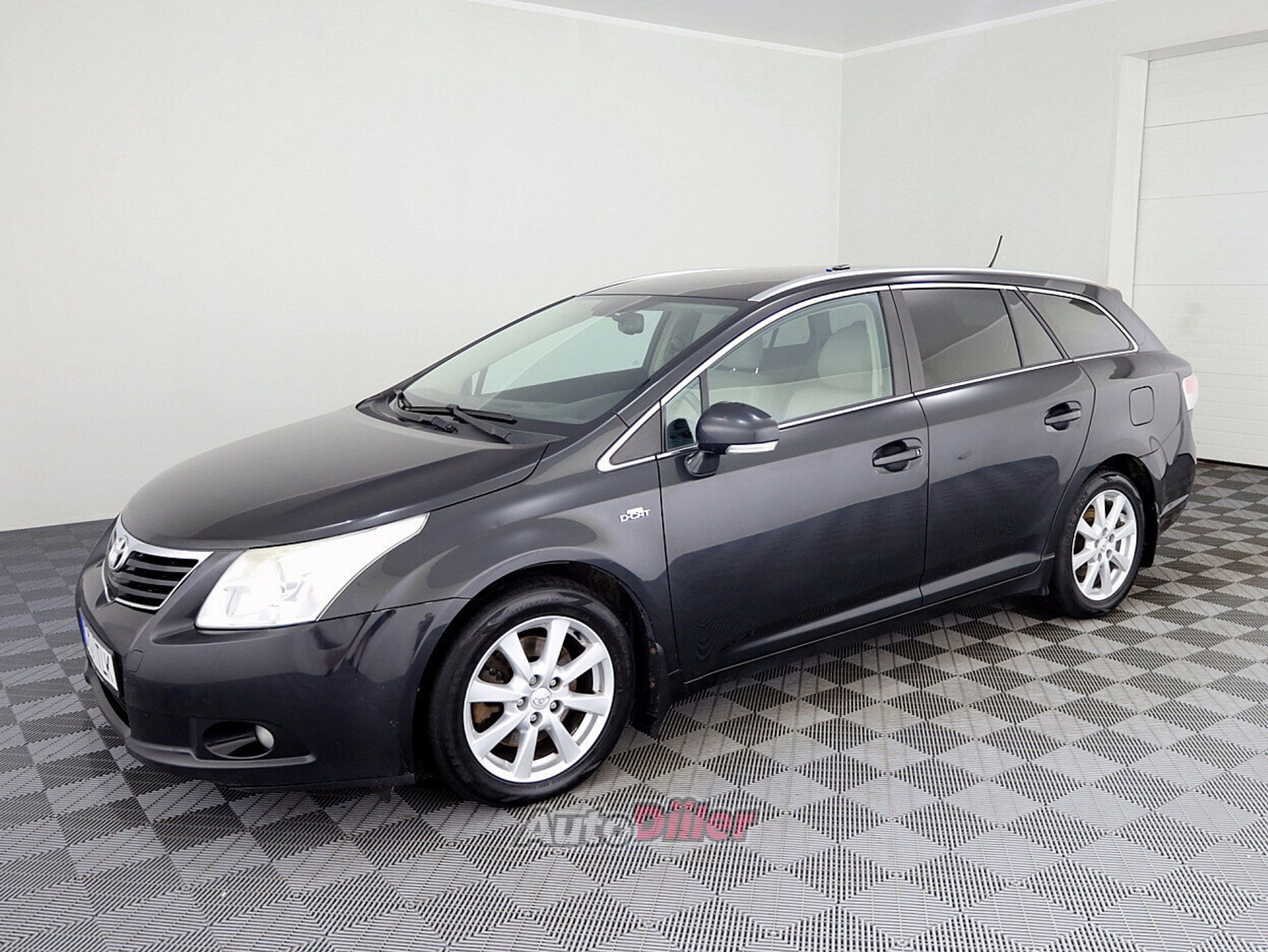 Toyota Avensis 2.2 130kW 2009, kuva 2/7