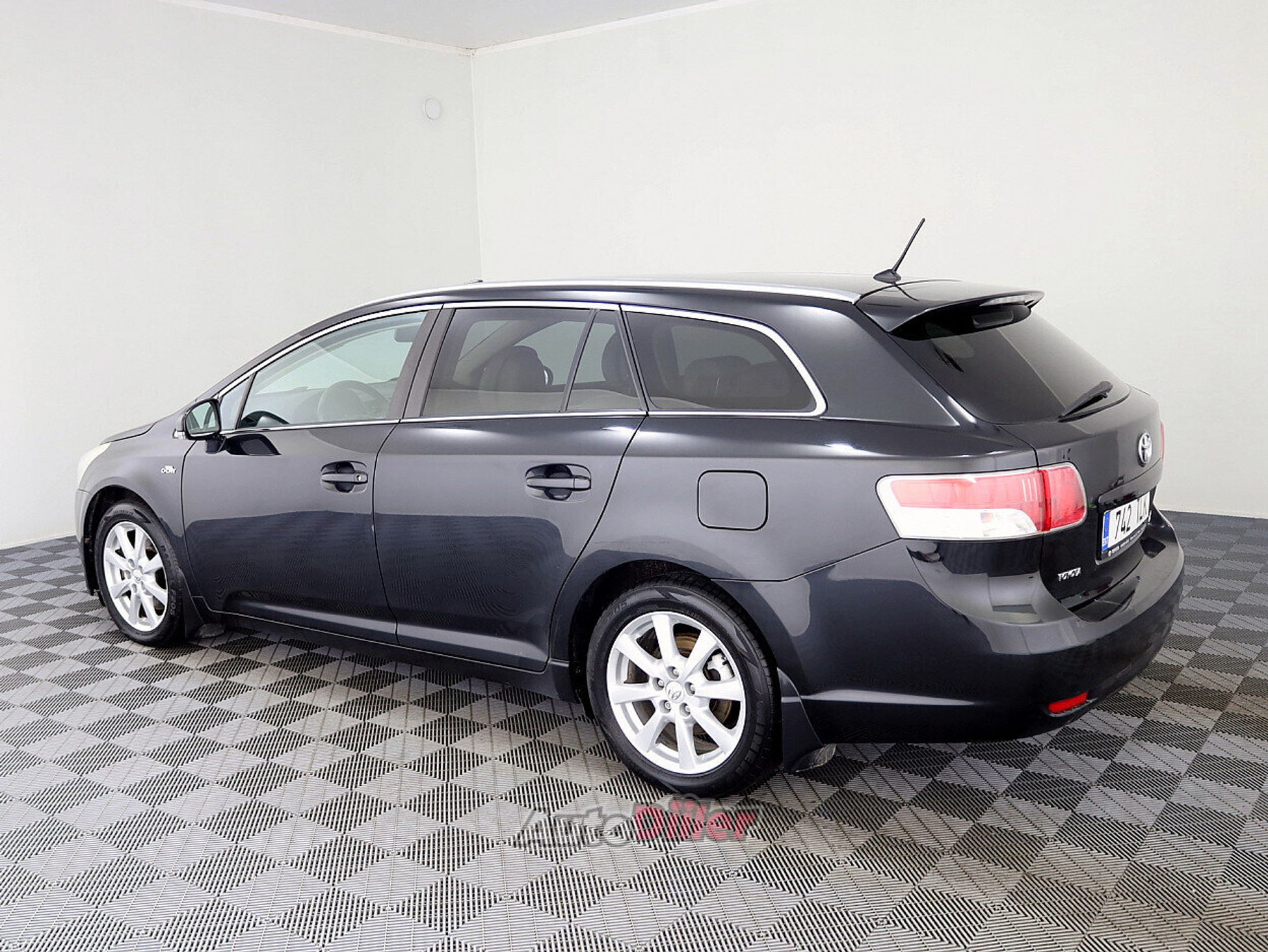 Toyota Avensis 2.2 130kW 2009, kuva 4/7