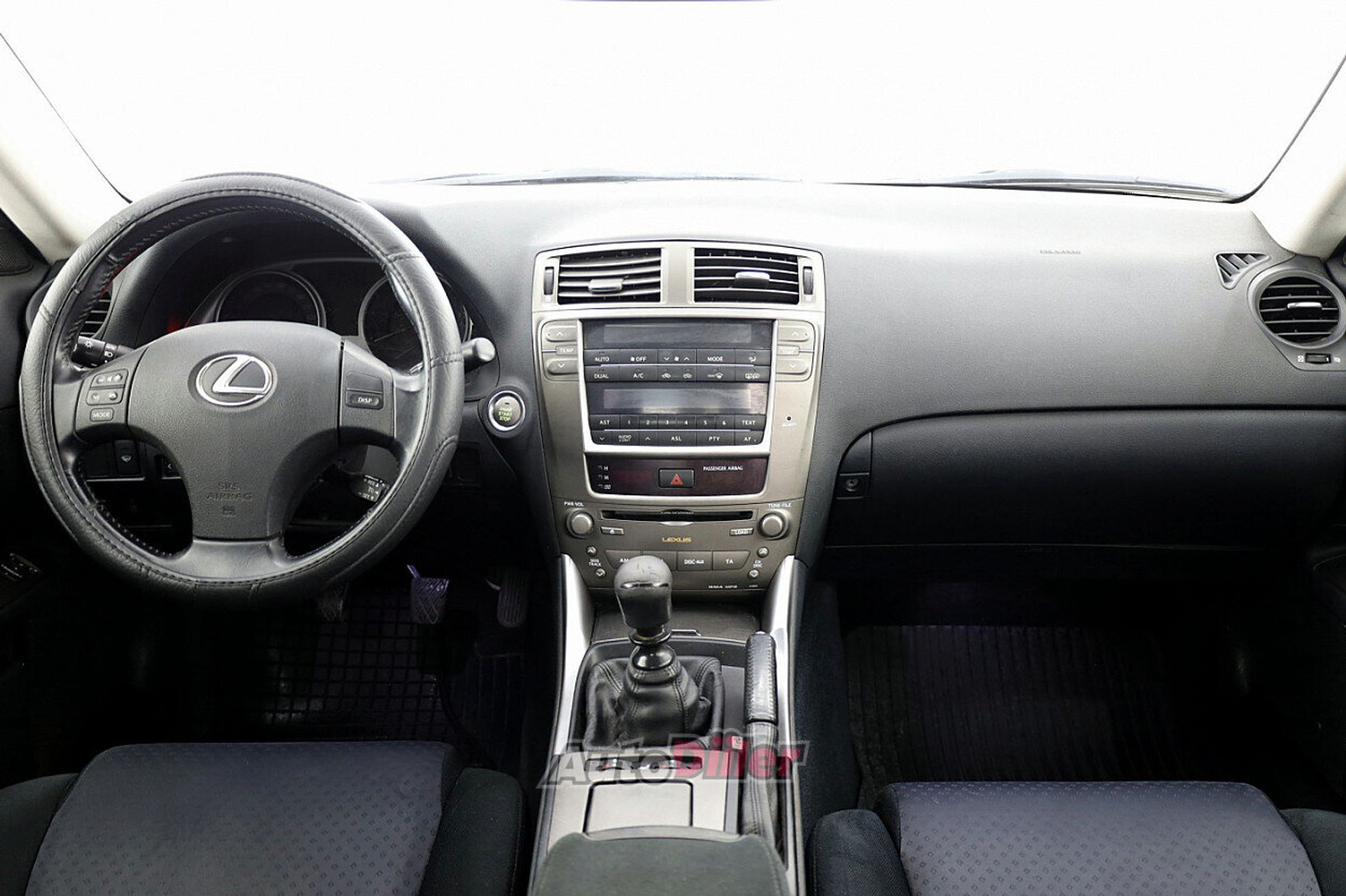 Lexus IS 220 2.2 130kW 2006, photo 5/8