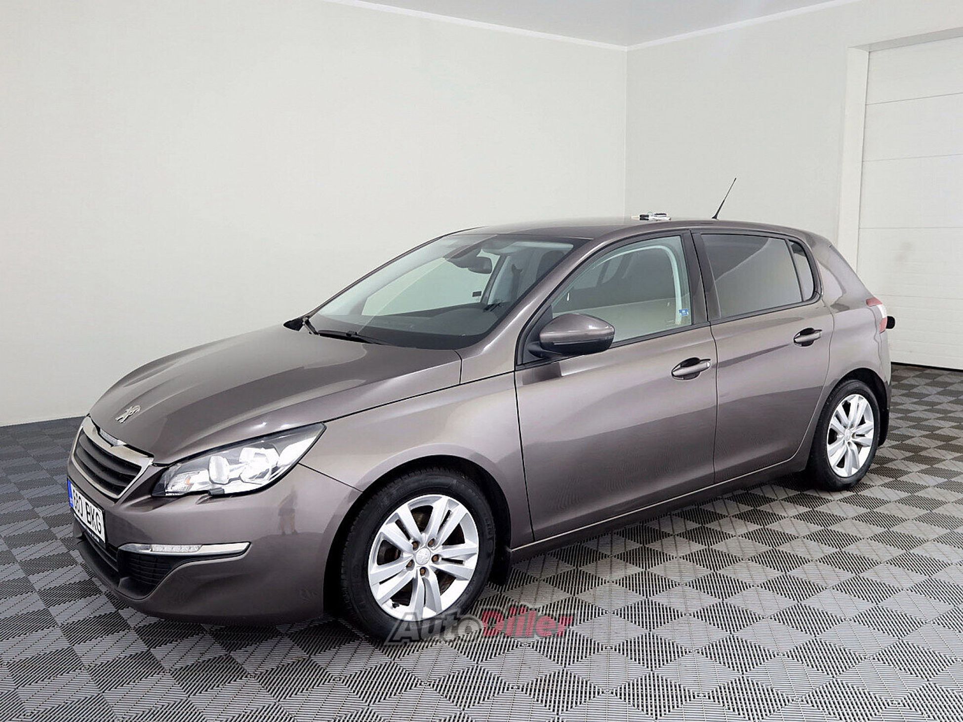 Peugeot 308 1.6 92kW 2013, photo 2/8