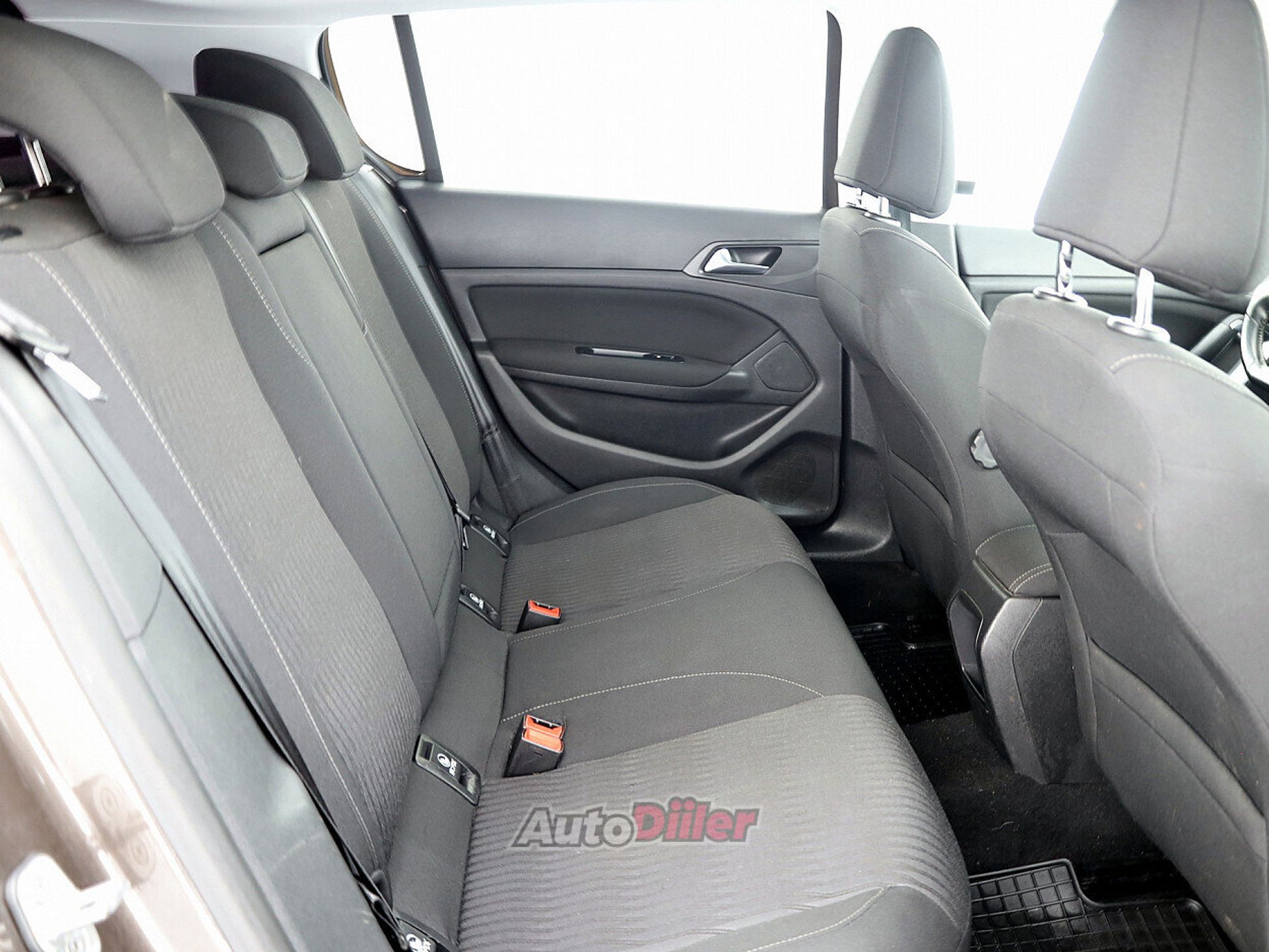 Peugeot 308 1.6 92kW 2013, photo 7/8