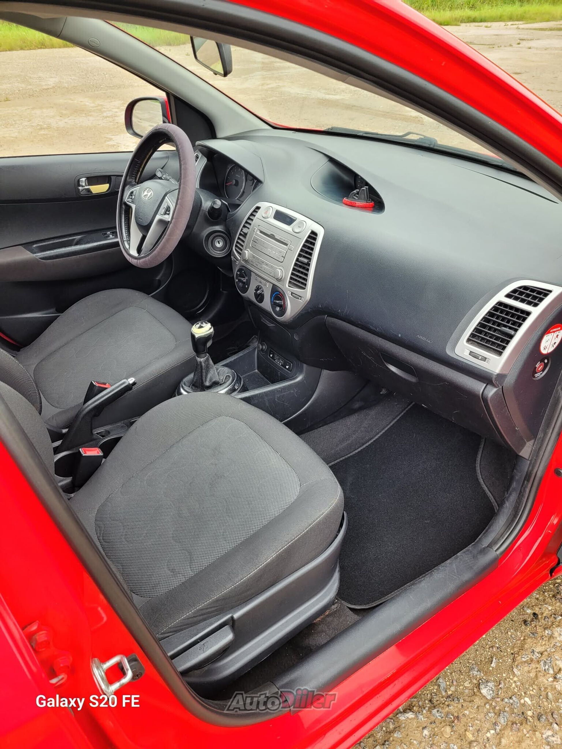 Hyundai i20 1.4 74kW 2011, kuva 5/7