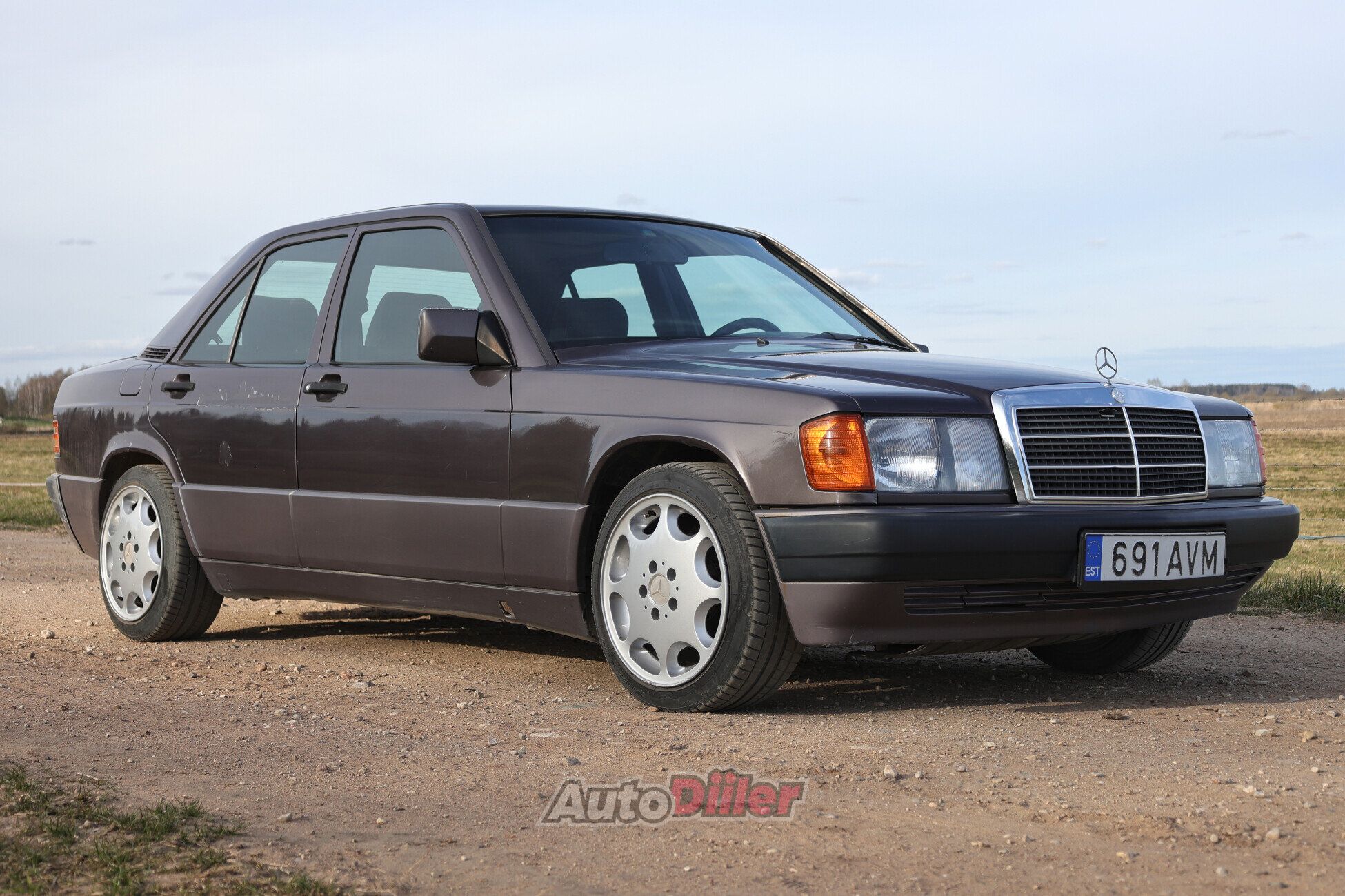 Mercedes-Benz 190 2.0 90kW 1992, photo 2/7