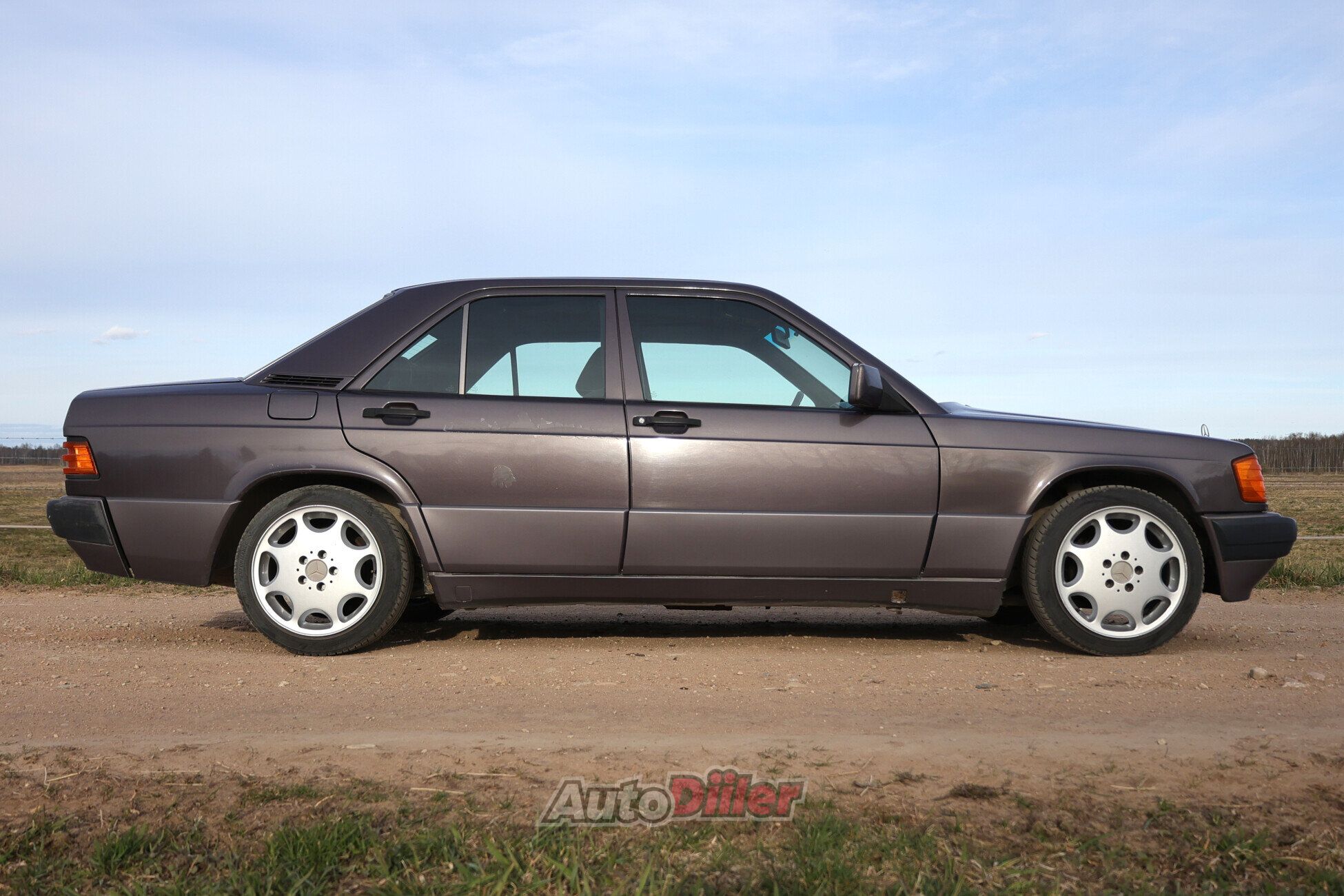 Mercedes-Benz 190 2.0 90kW 1992, photo 4/7