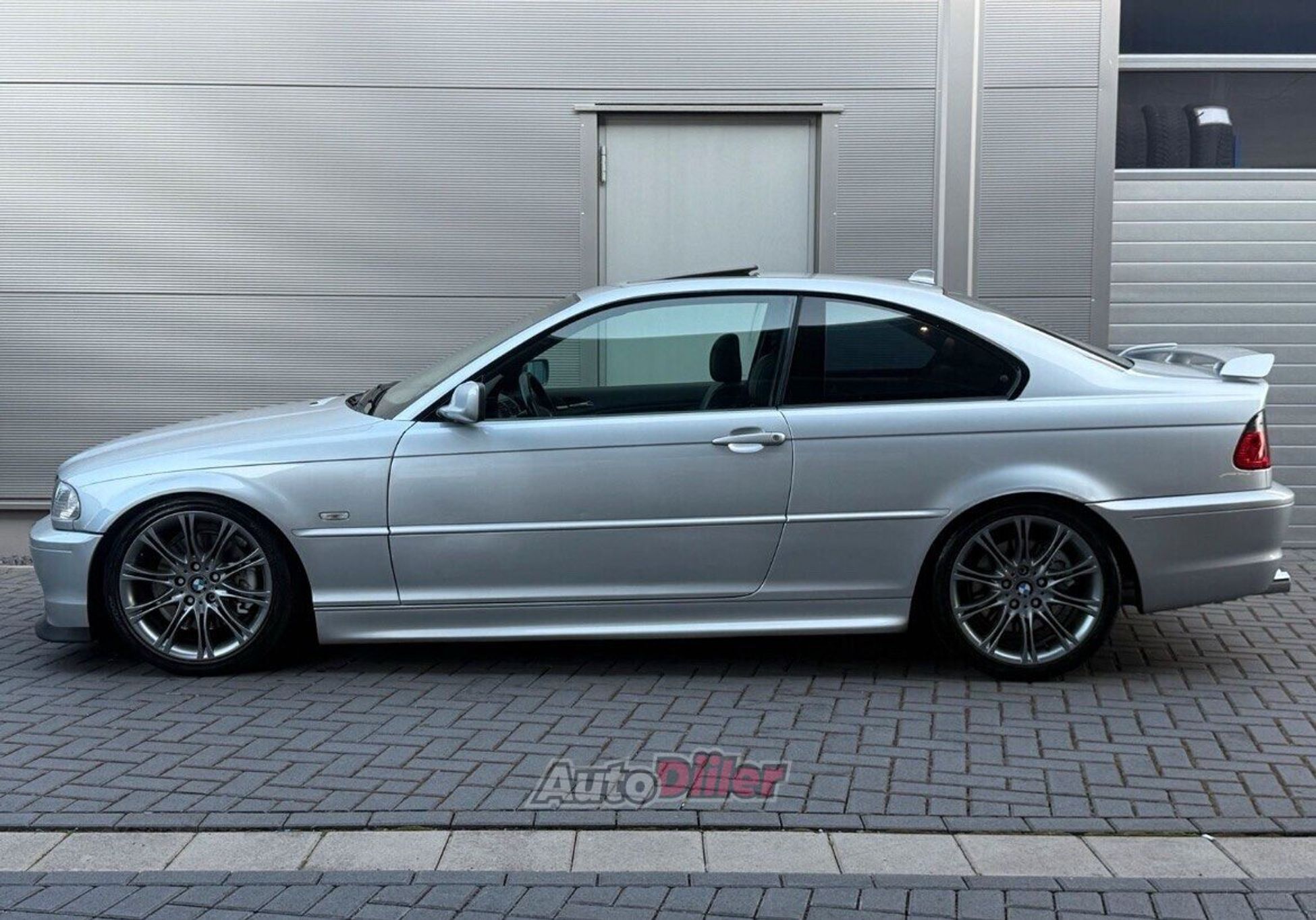 BMW 330 Ci Clubsport 3.0 170kW 2002, kuva 2/8