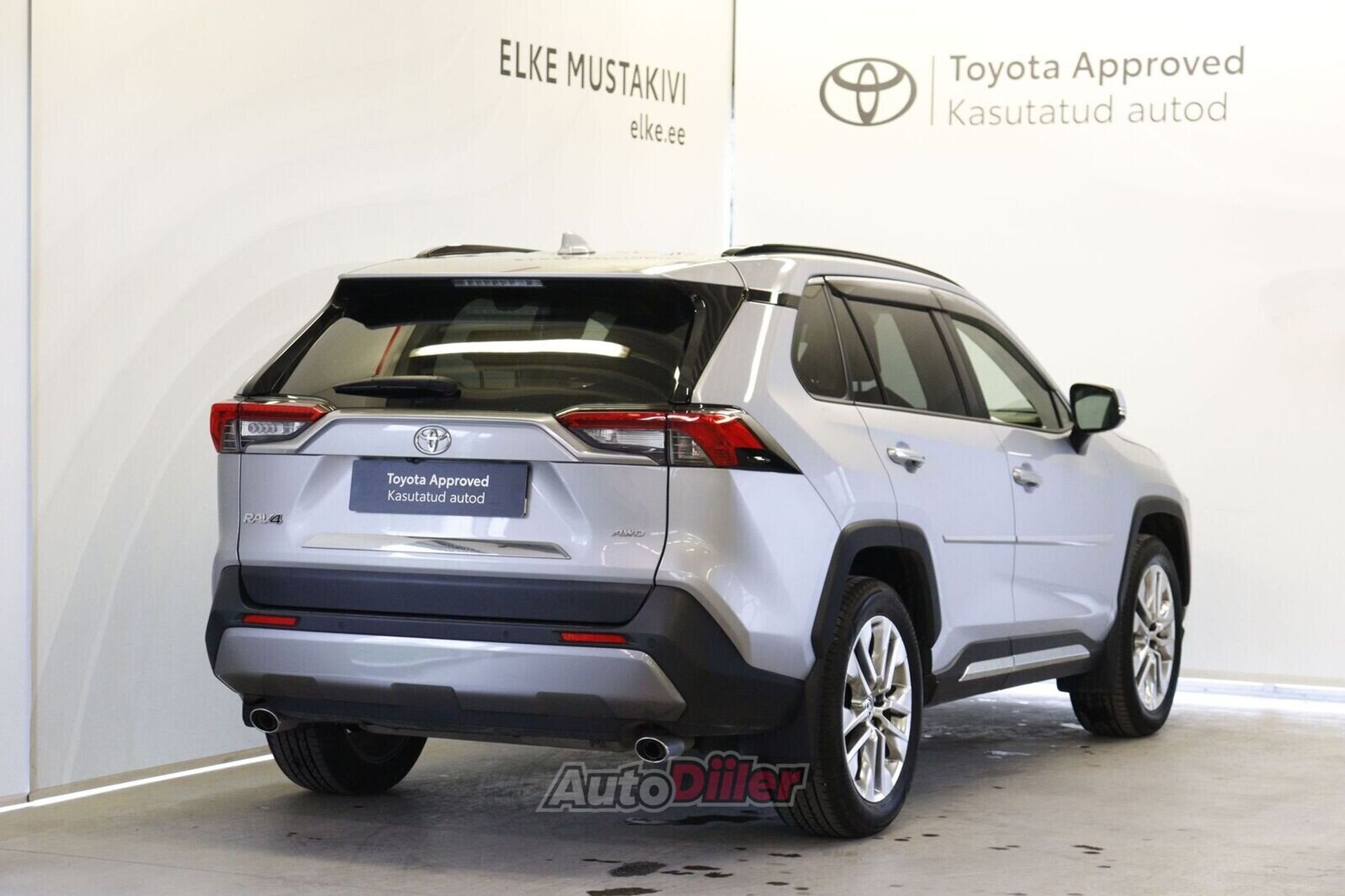 Toyota RAV4 Premium Plus 2.0 129kW 2021, photo 2/10