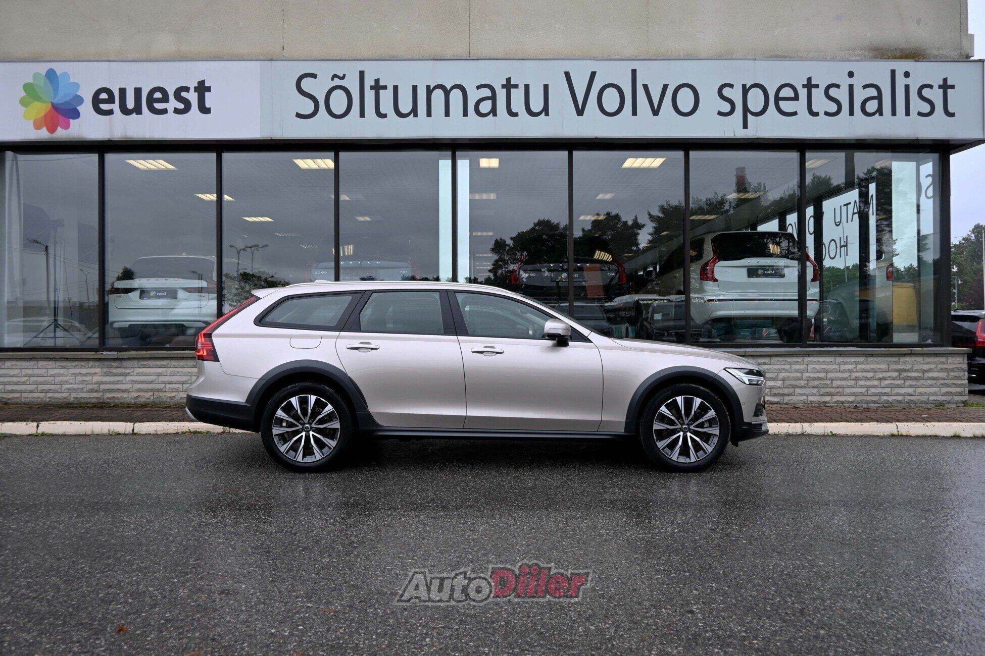 Volvo V90 Cross Country 2022, photo 7/10