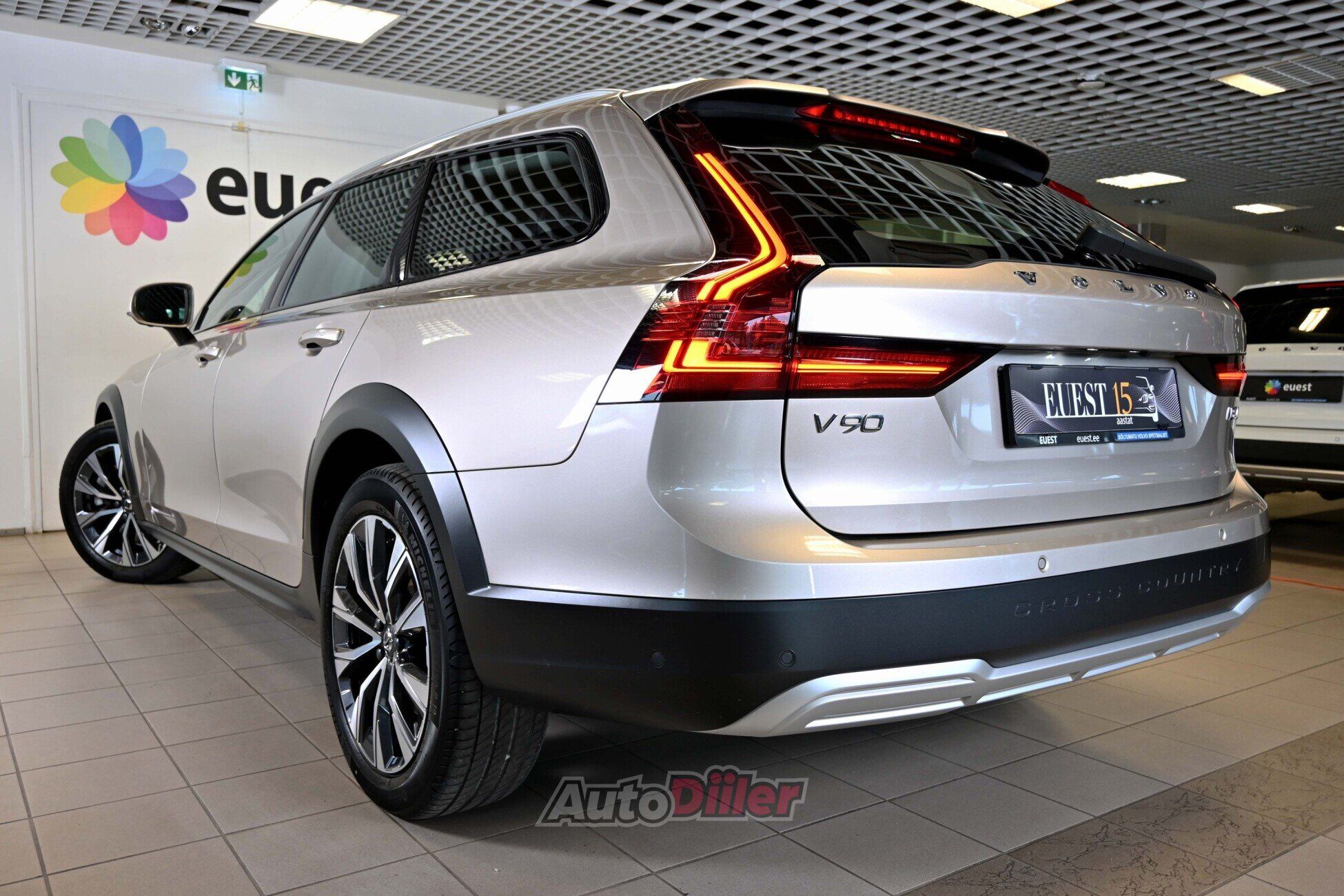 Volvo V90 Cross Country 2022, photo 3/10