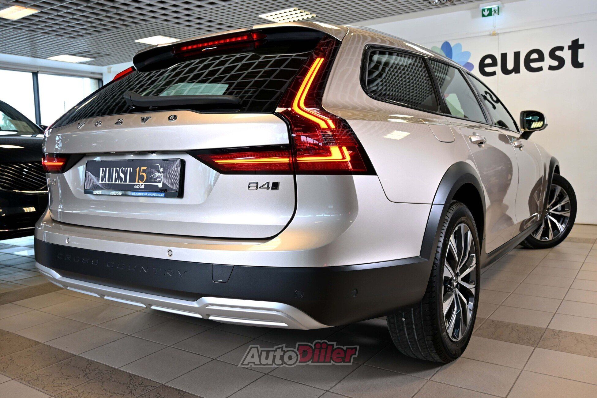Volvo V90 Cross Country 2022, photo 2/10