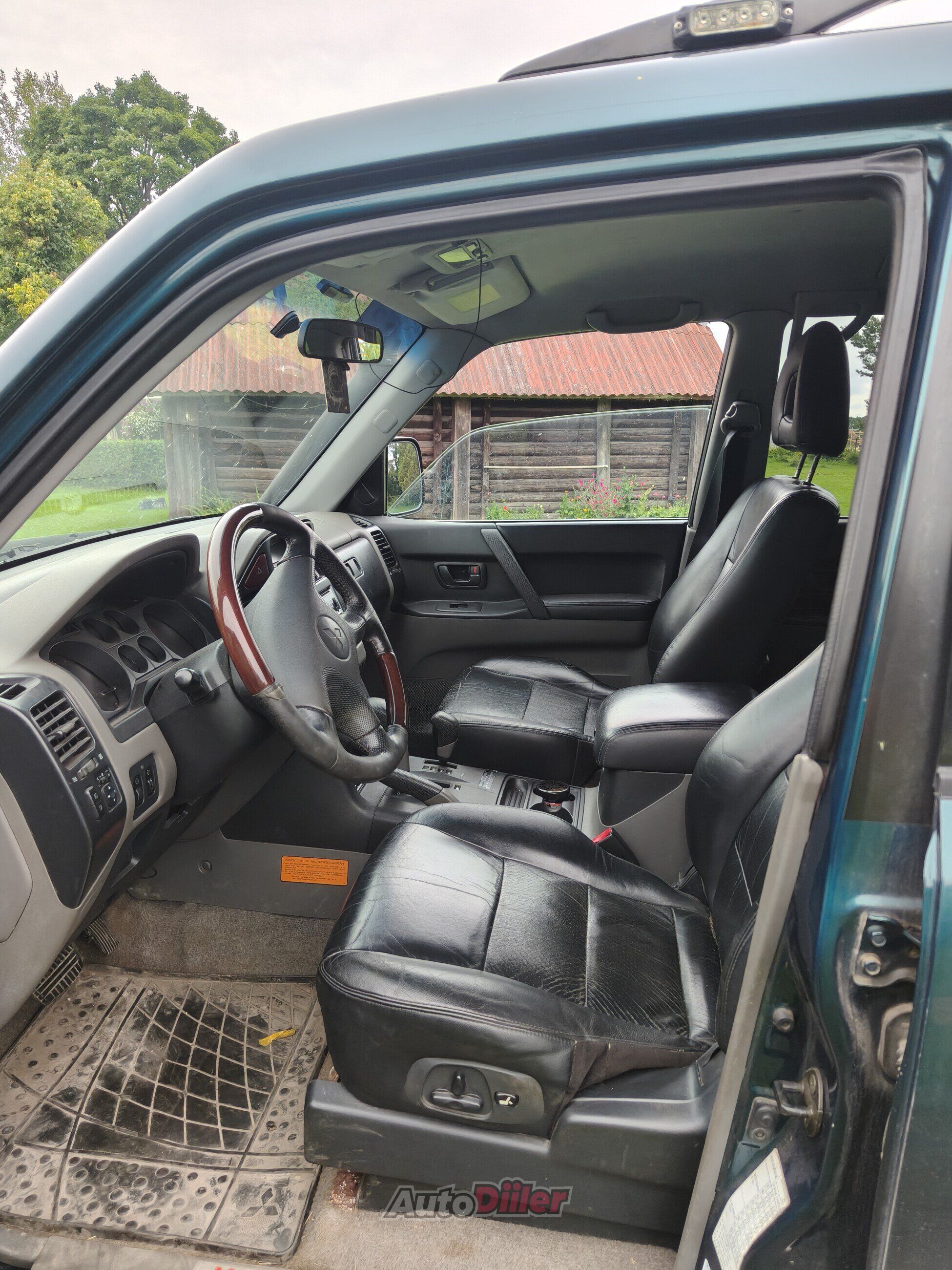 Mitsubishi Pajero 3.2 118kW 2002, photo 5/6