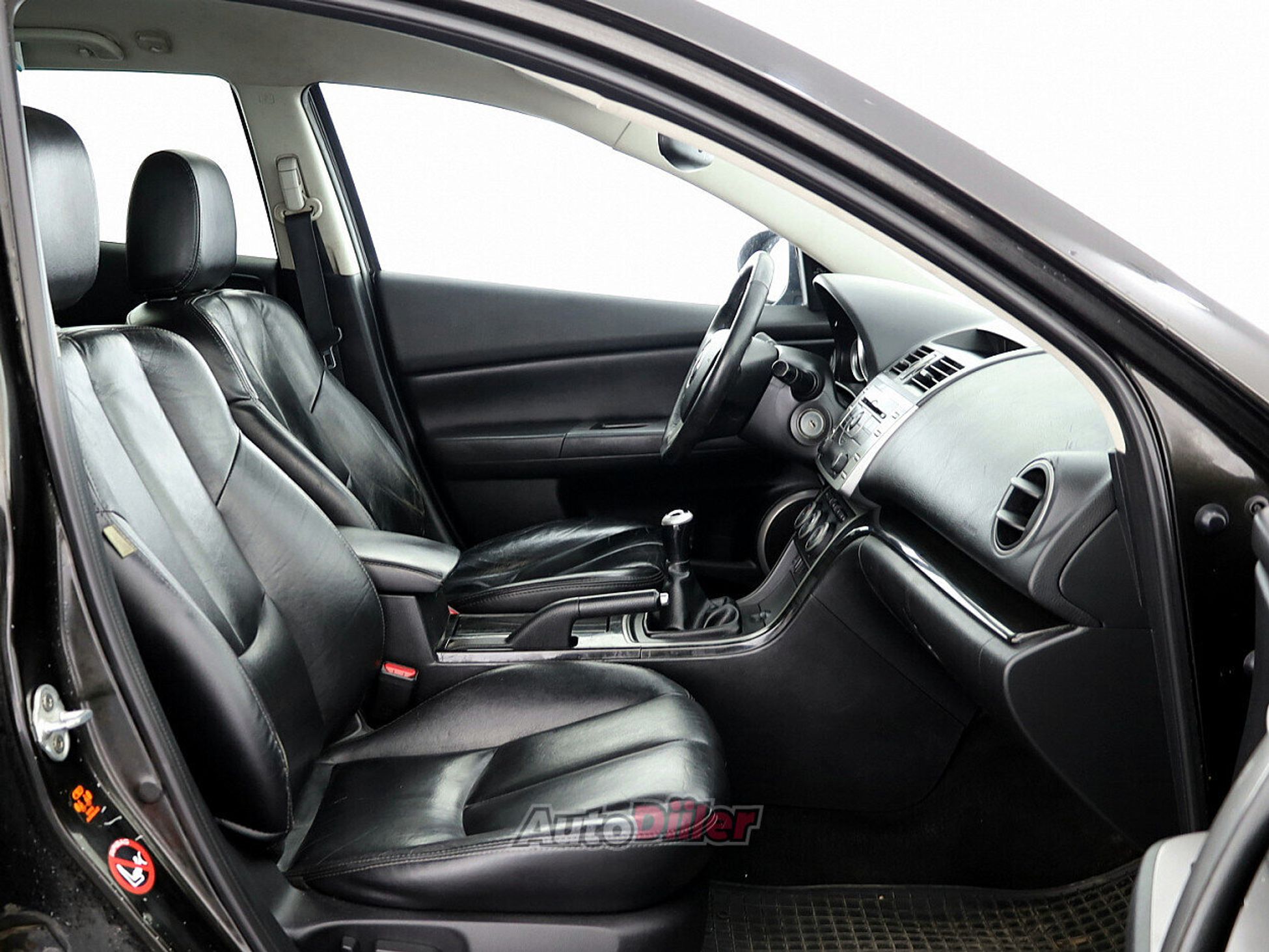 Mazda 6 2.2 120kW 2010, photo 6/8