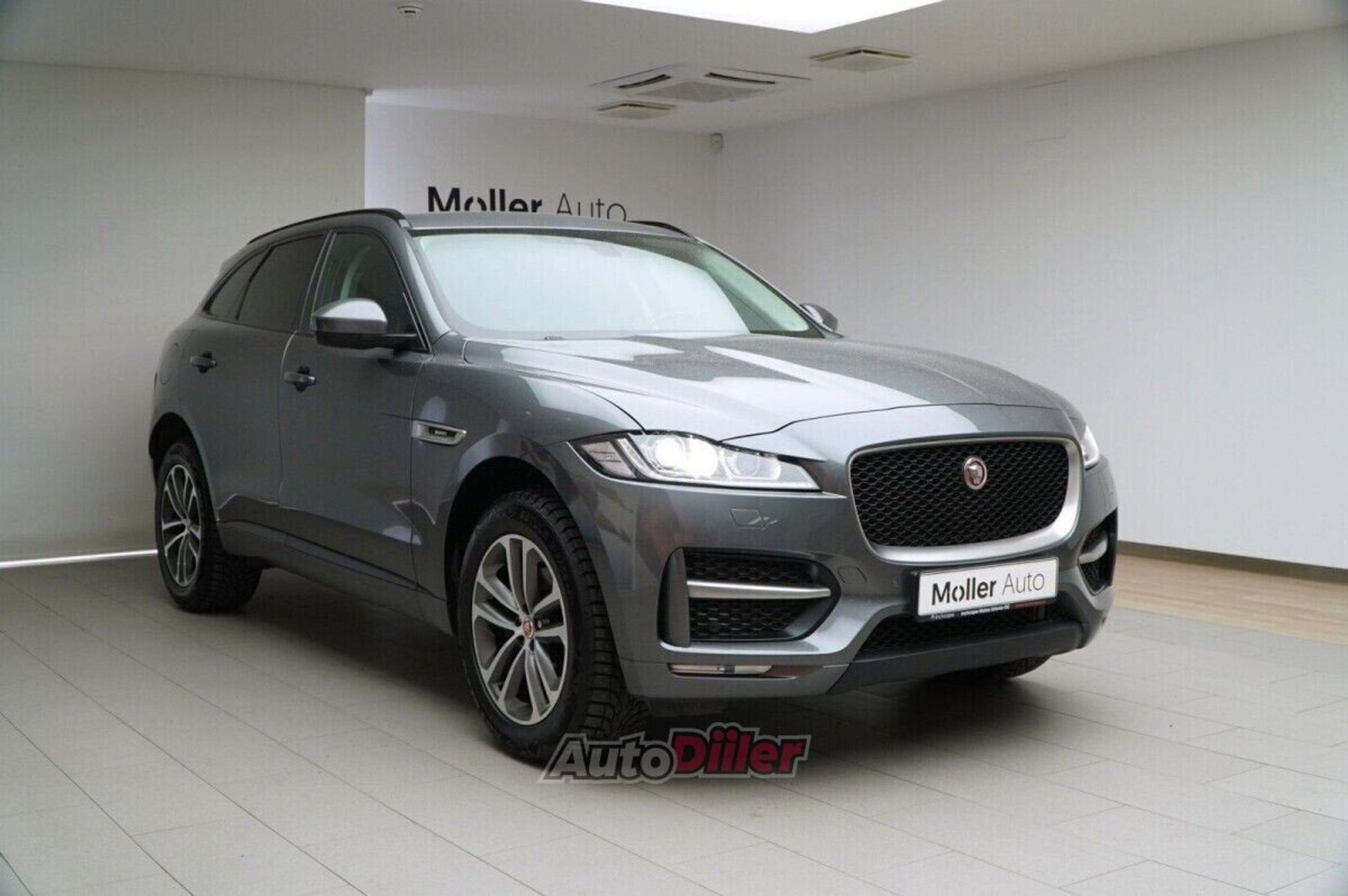 Jaguar F-Pace 2.0 132kW 2017, photo 3/10