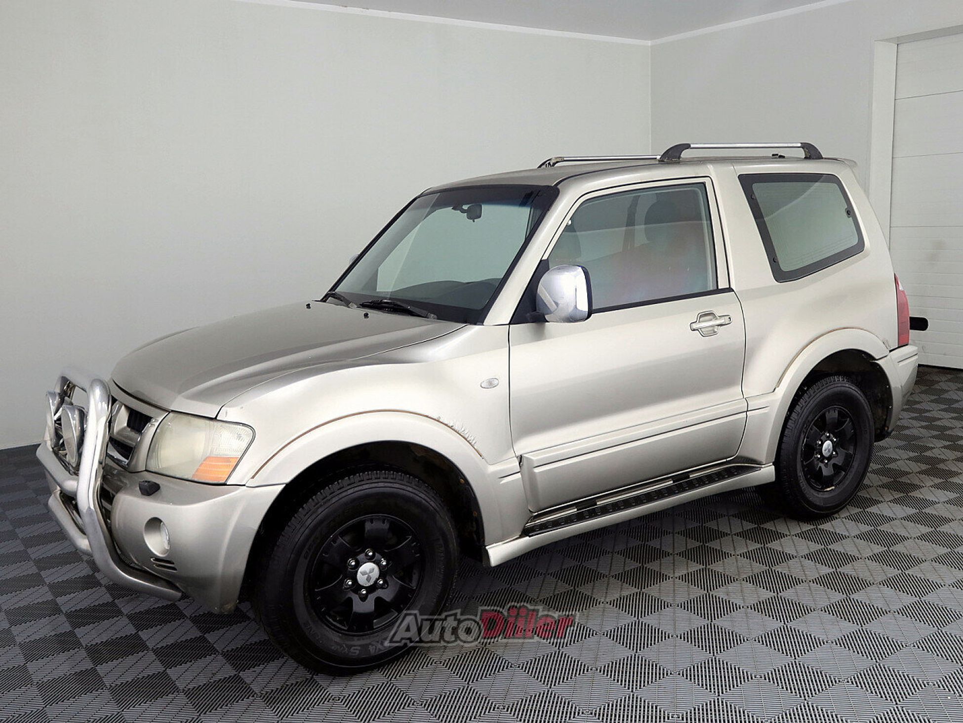 Mitsubishi Pajero 3.2 118kW 2004, photo 2/7