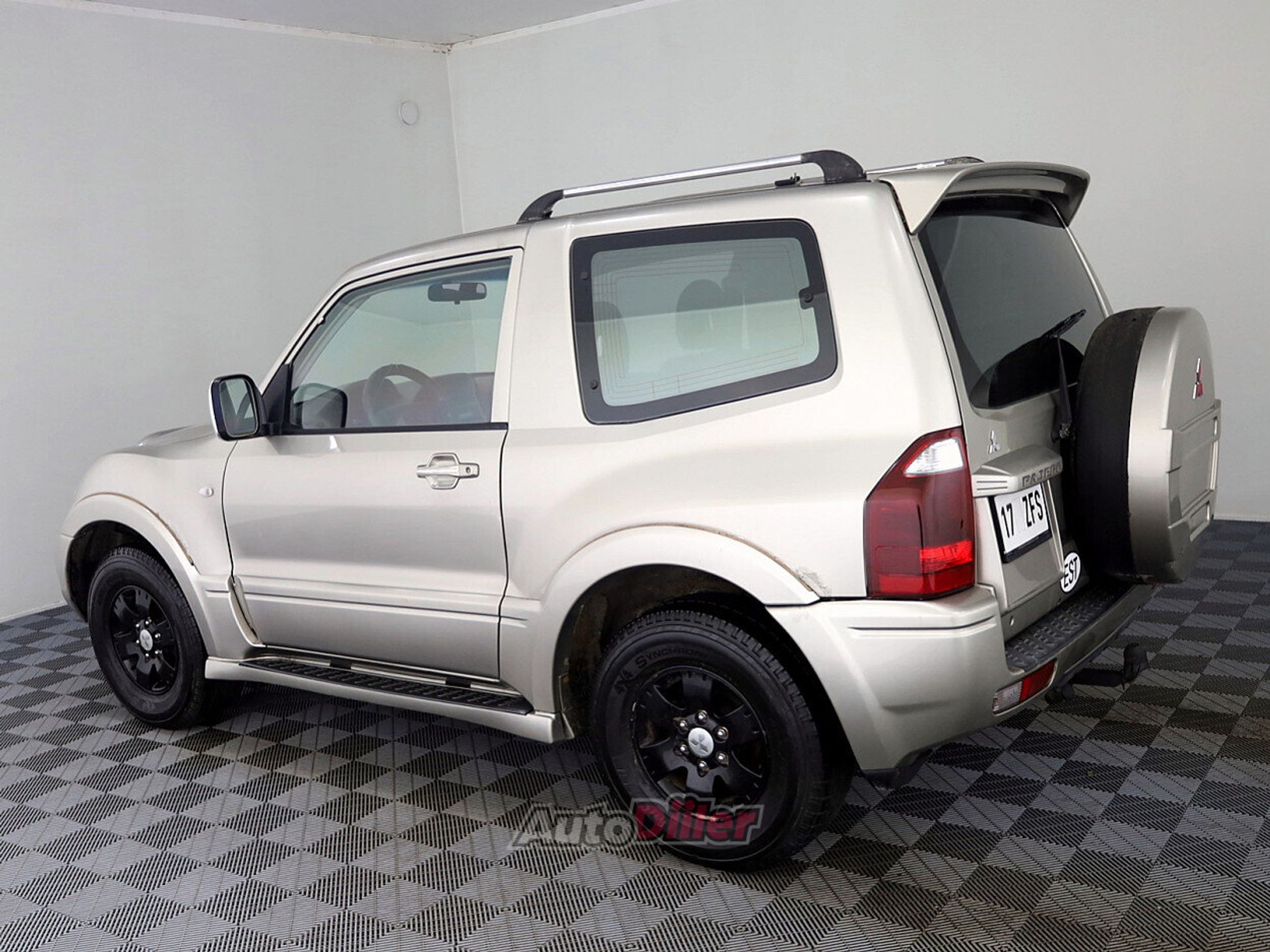 Mitsubishi Pajero 3.2 118kW 2004, photo 4/7
