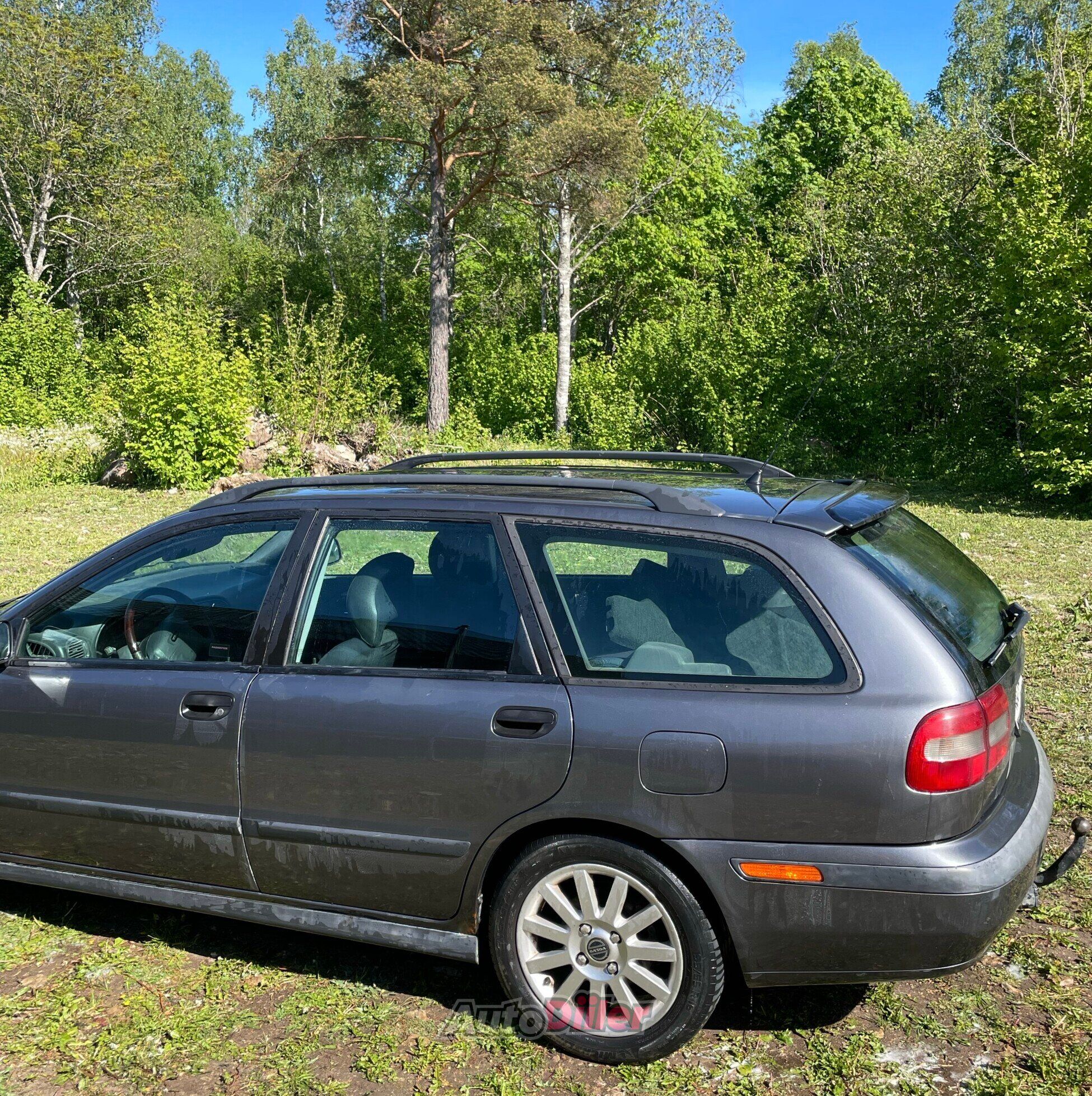 Volvo V40 1.9 100kW 2001, kuva 7/9