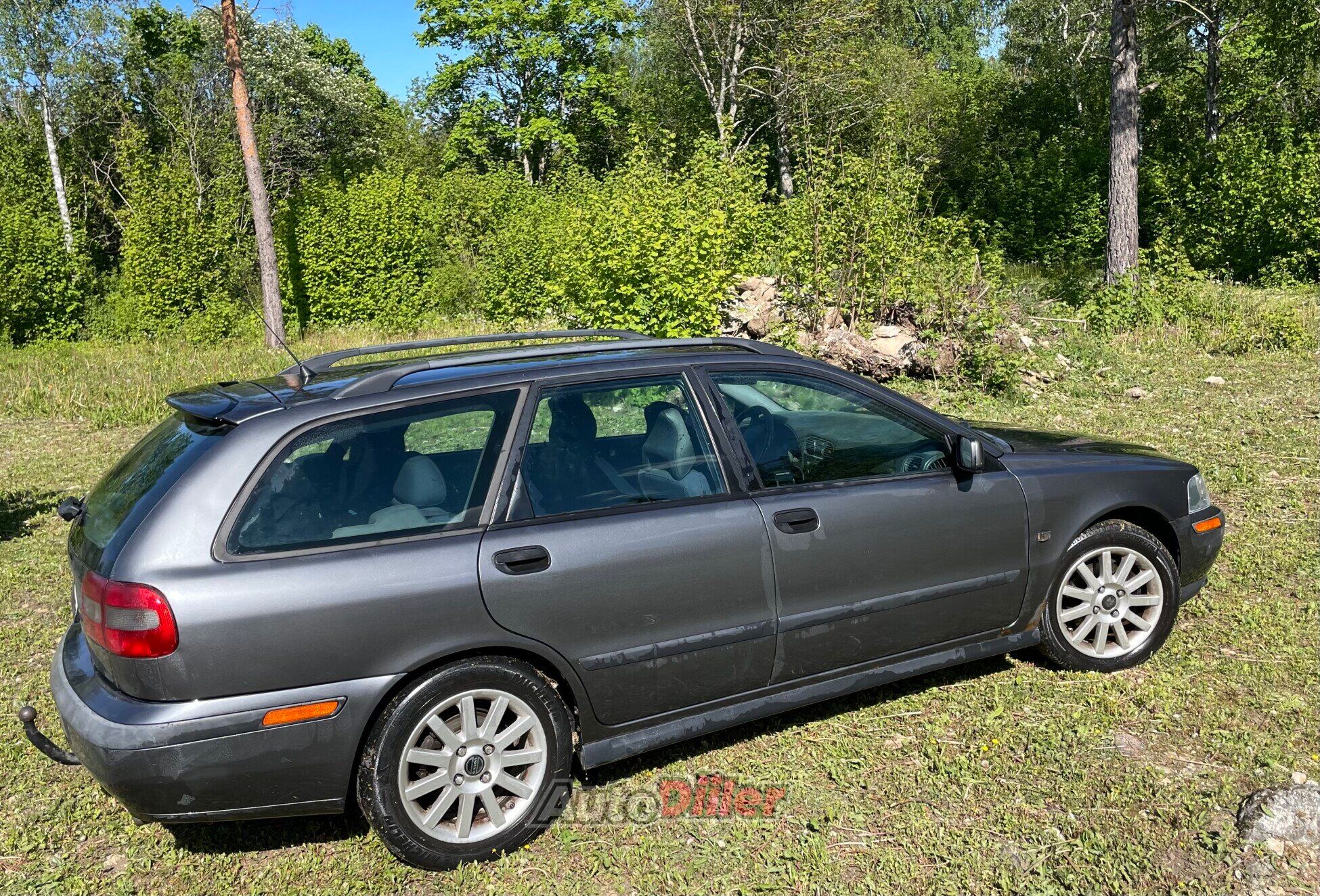 Volvo V40 1.9 100kW 2001, kuva 5/9