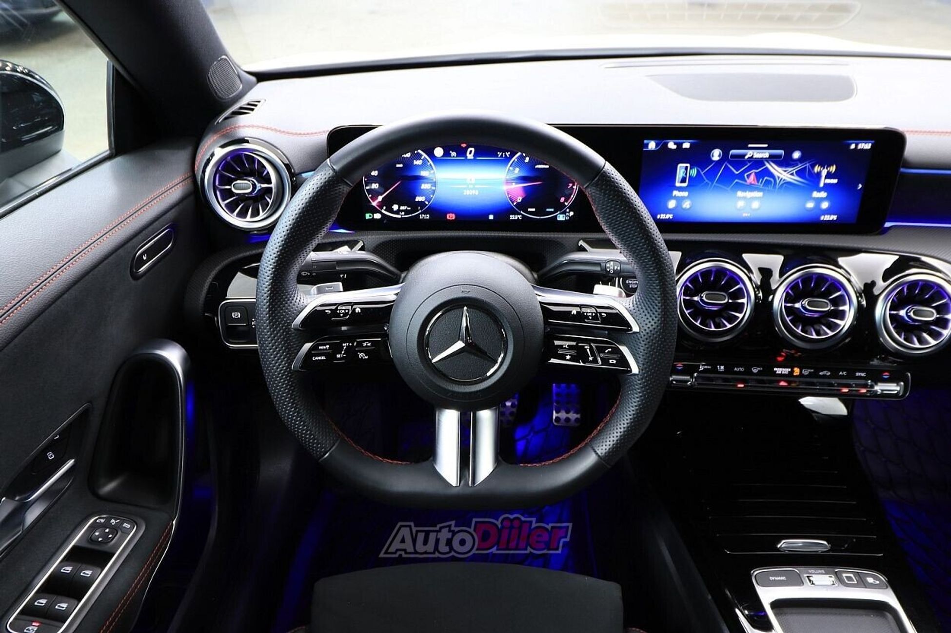 Mercedes-Benz CLA 200 2025, photo 6/10