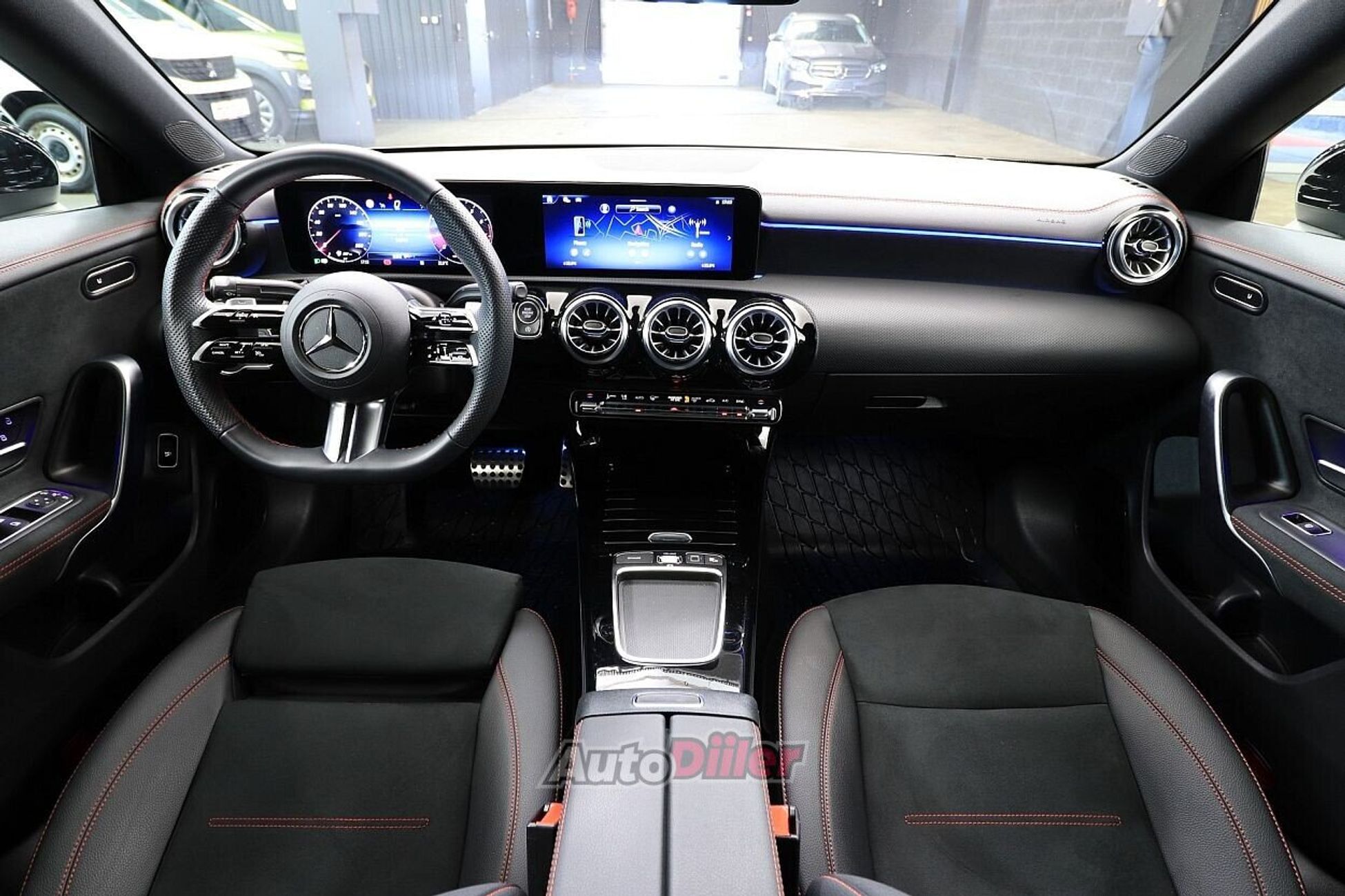 Mercedes-Benz CLA 200 2025, photo 5/10