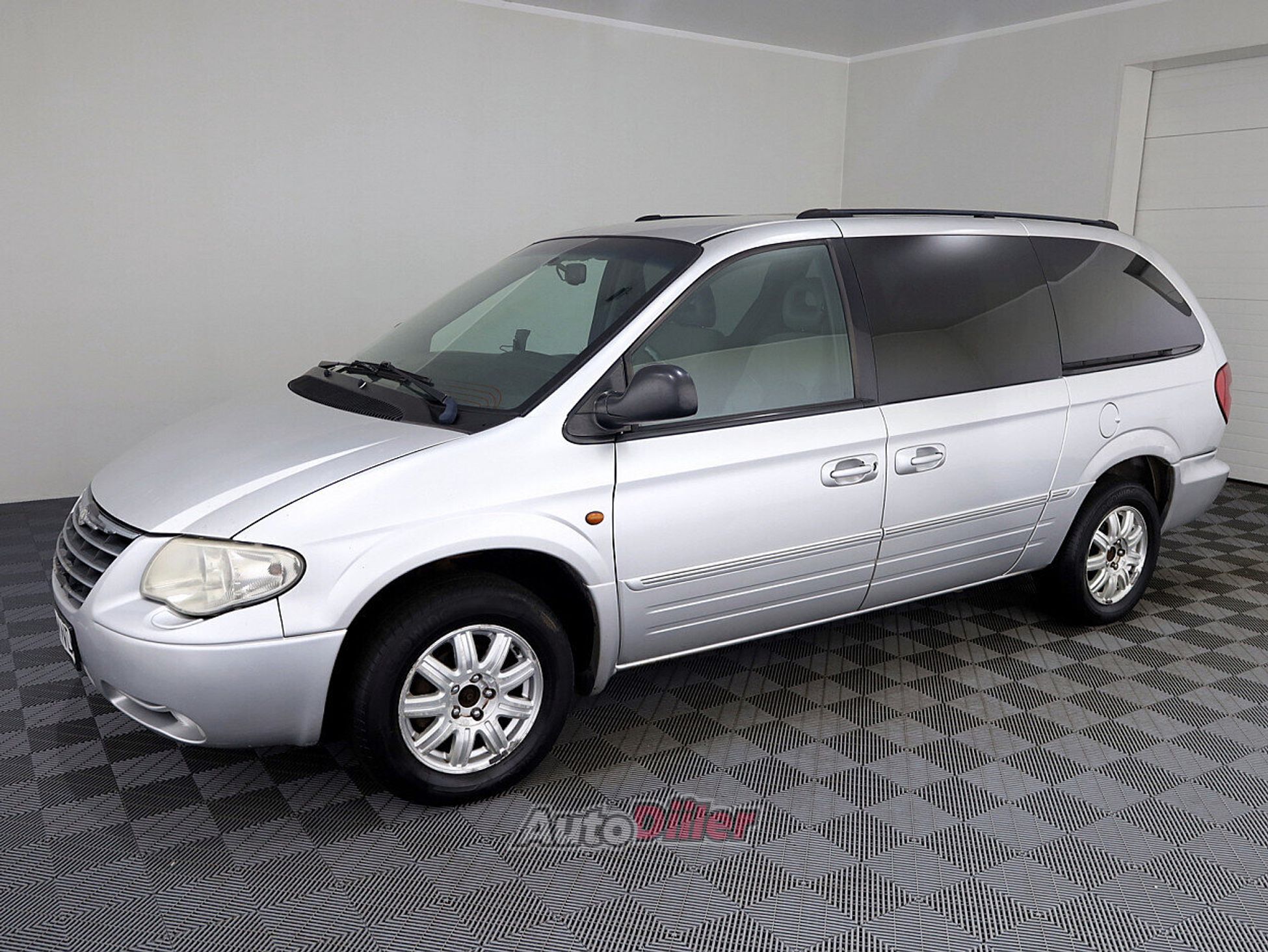 Chrysler Grand Voyager 2.8 110kW 2005, photo 2/8