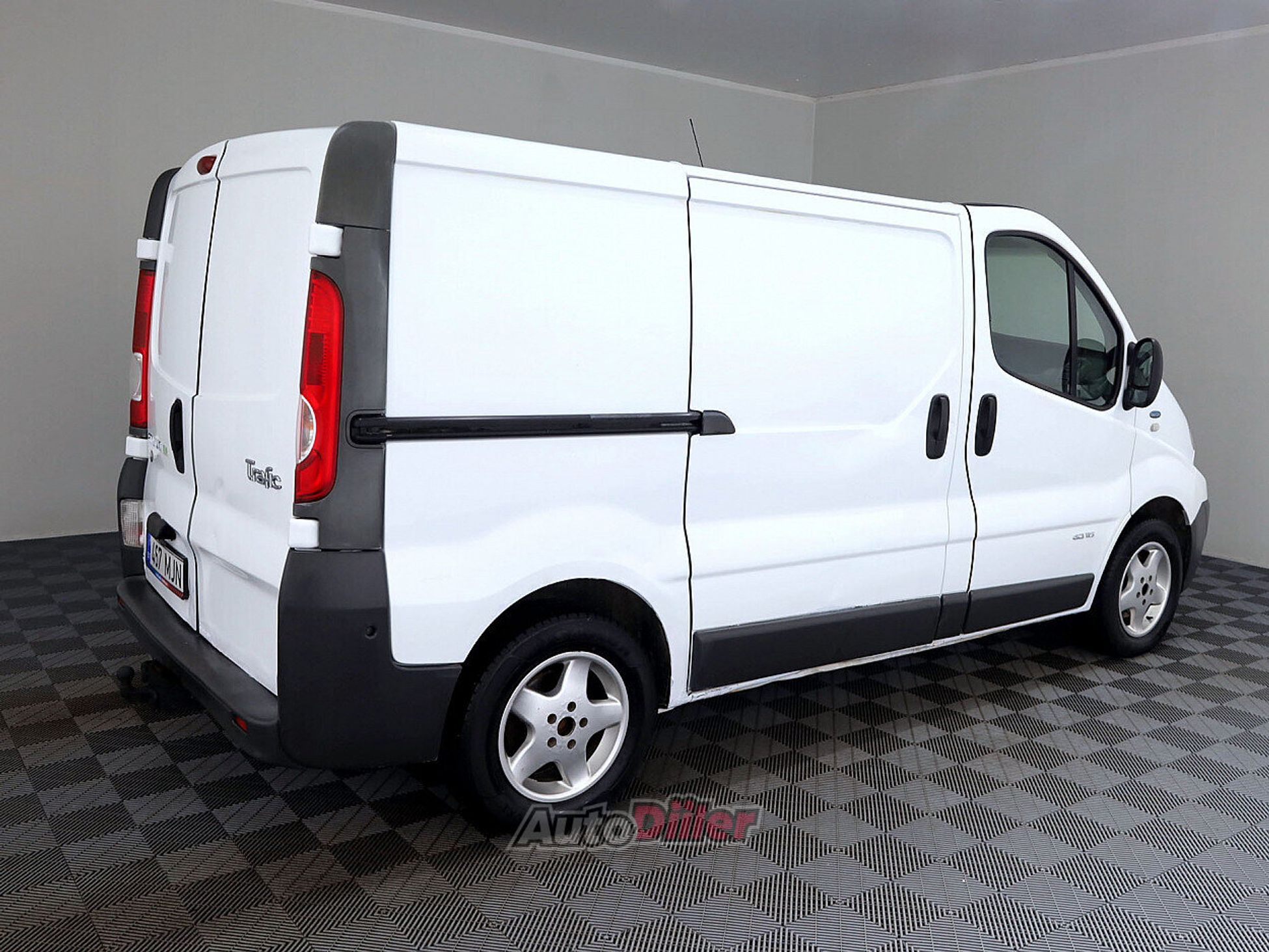 Renault Trafic 2.0 84kW 2011, kuva 3/8