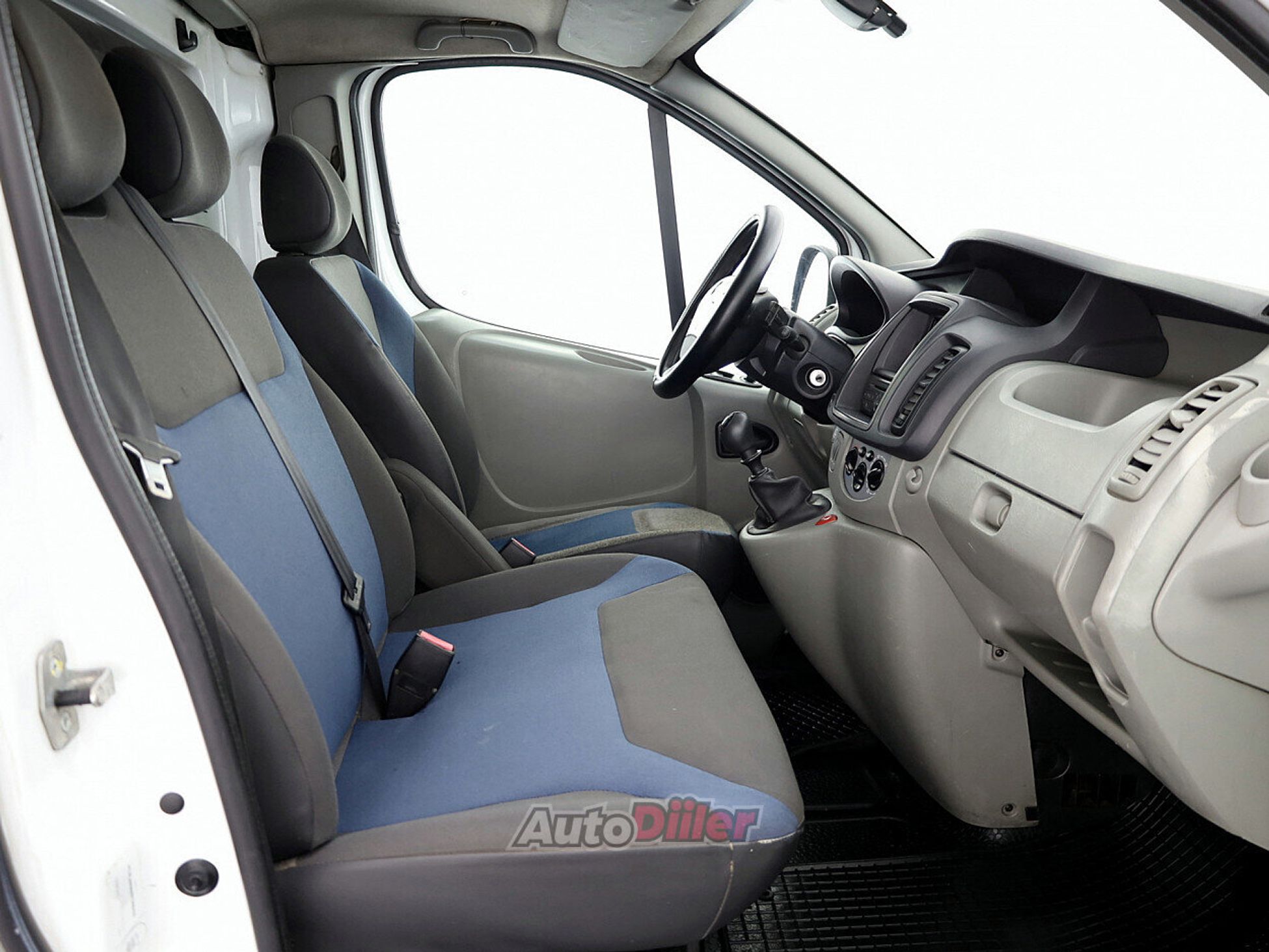 Renault Trafic 2.0 84kW 2011, kuva 6/8