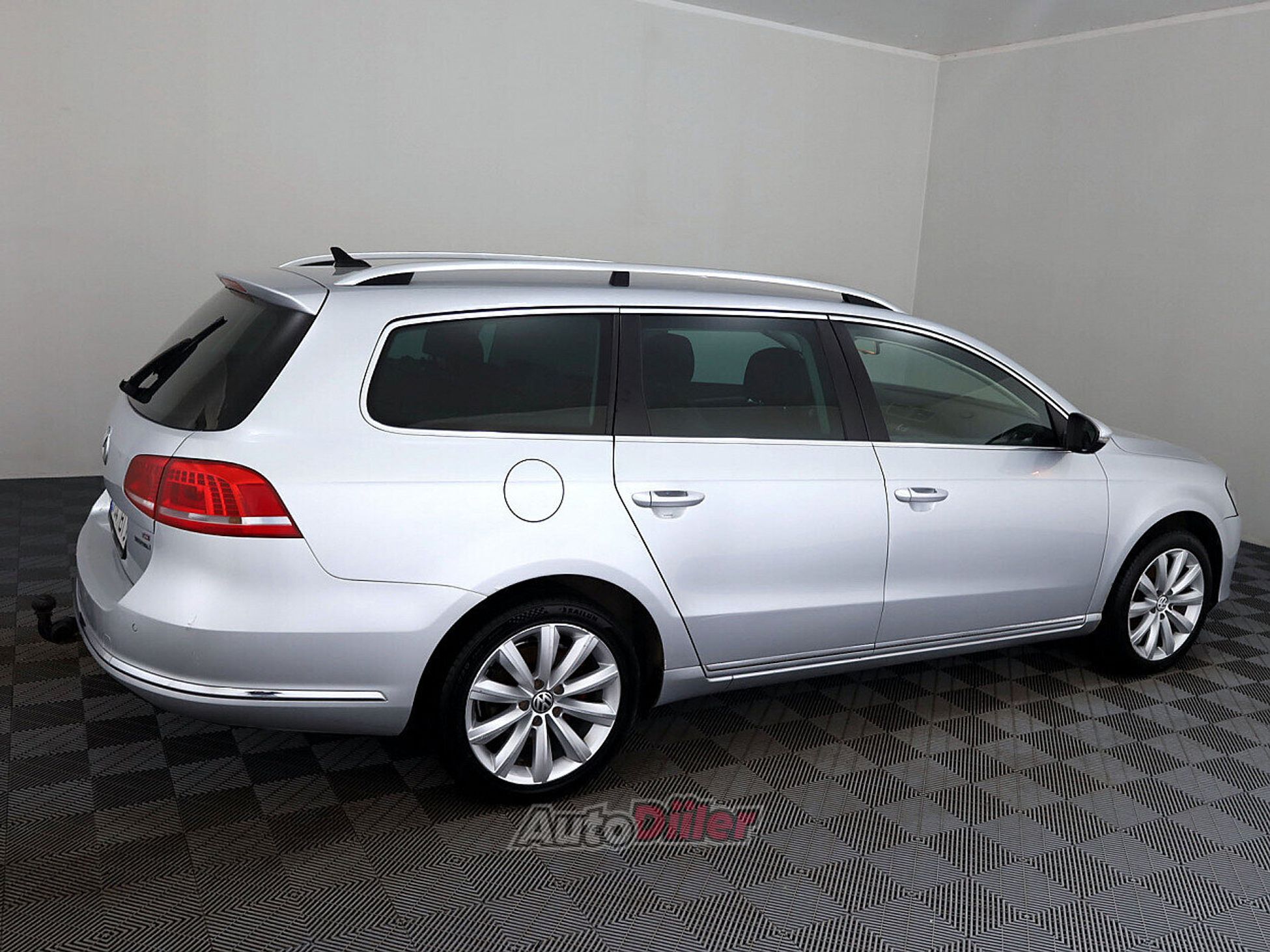 Volkswagen Passat 1.4 110kW 2013, kuva 3/7