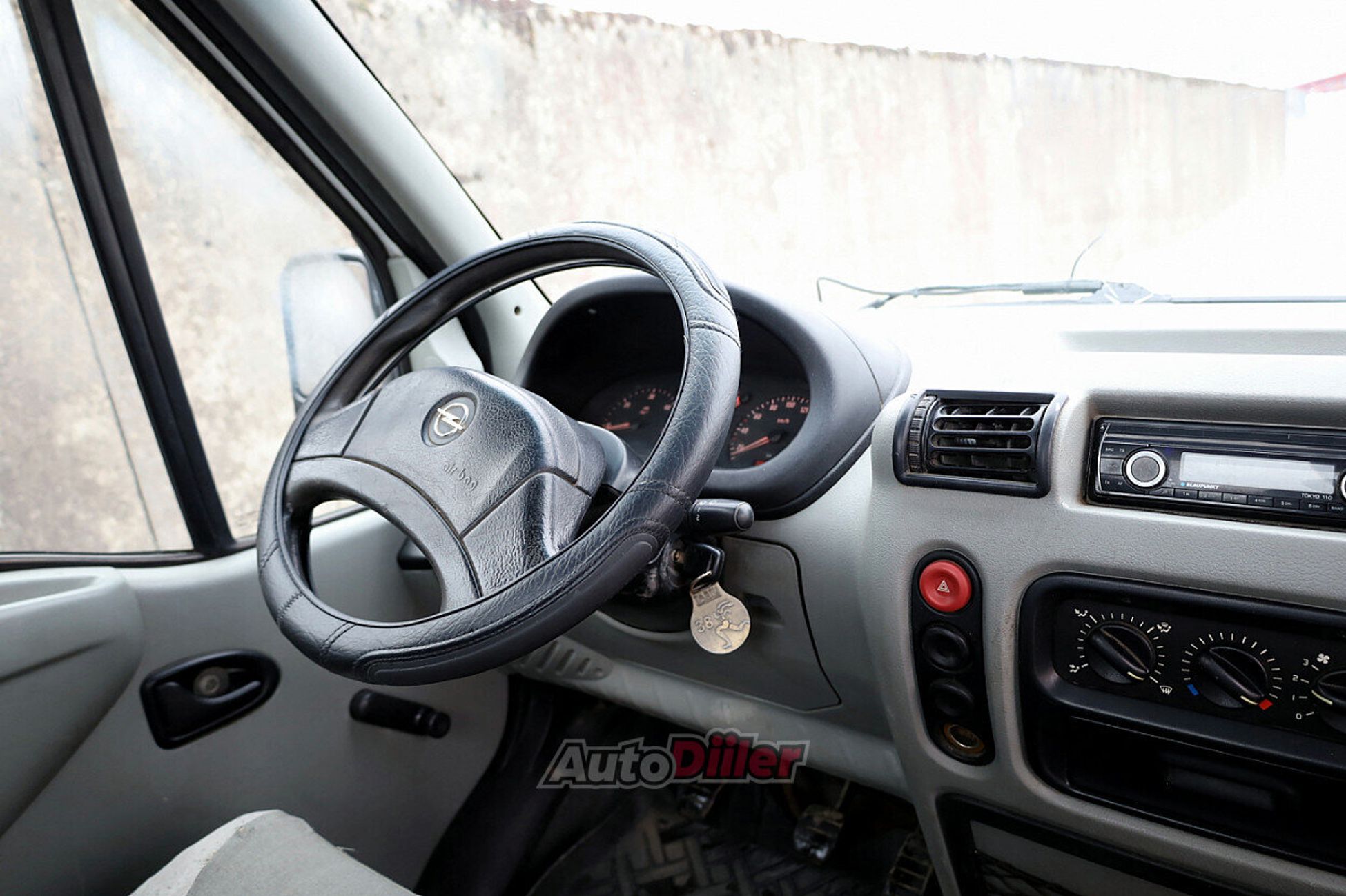 Opel Movano 2.5 84kW 2003, photo 5/7