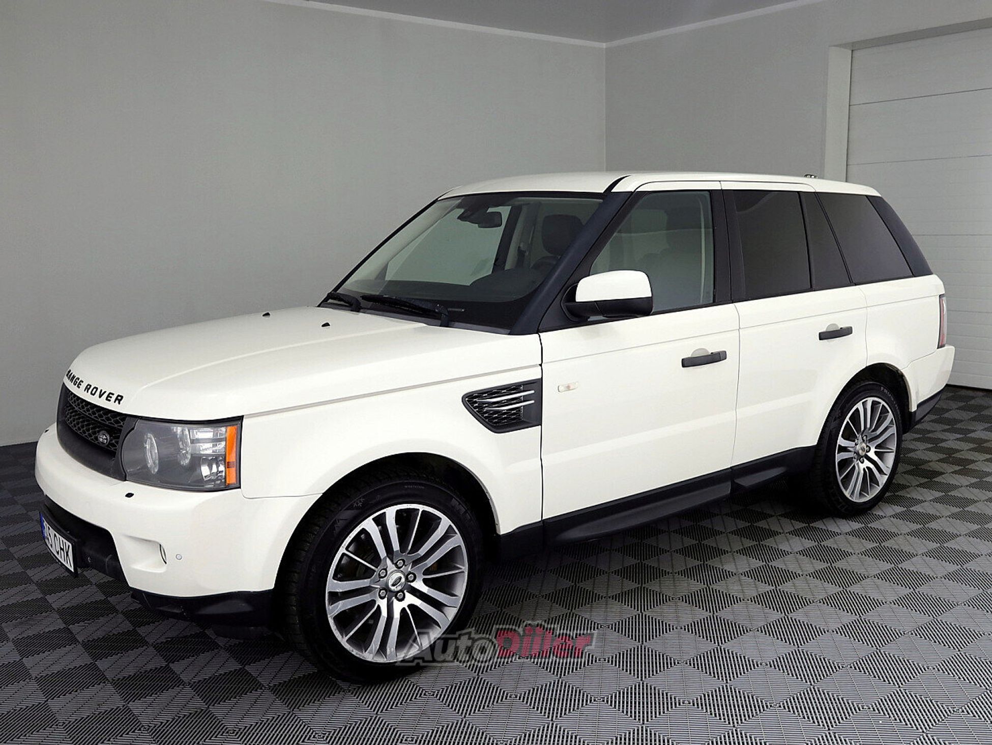 Land Rover Range Rover Sport 3.0 180kW 2009, kuva 2/7