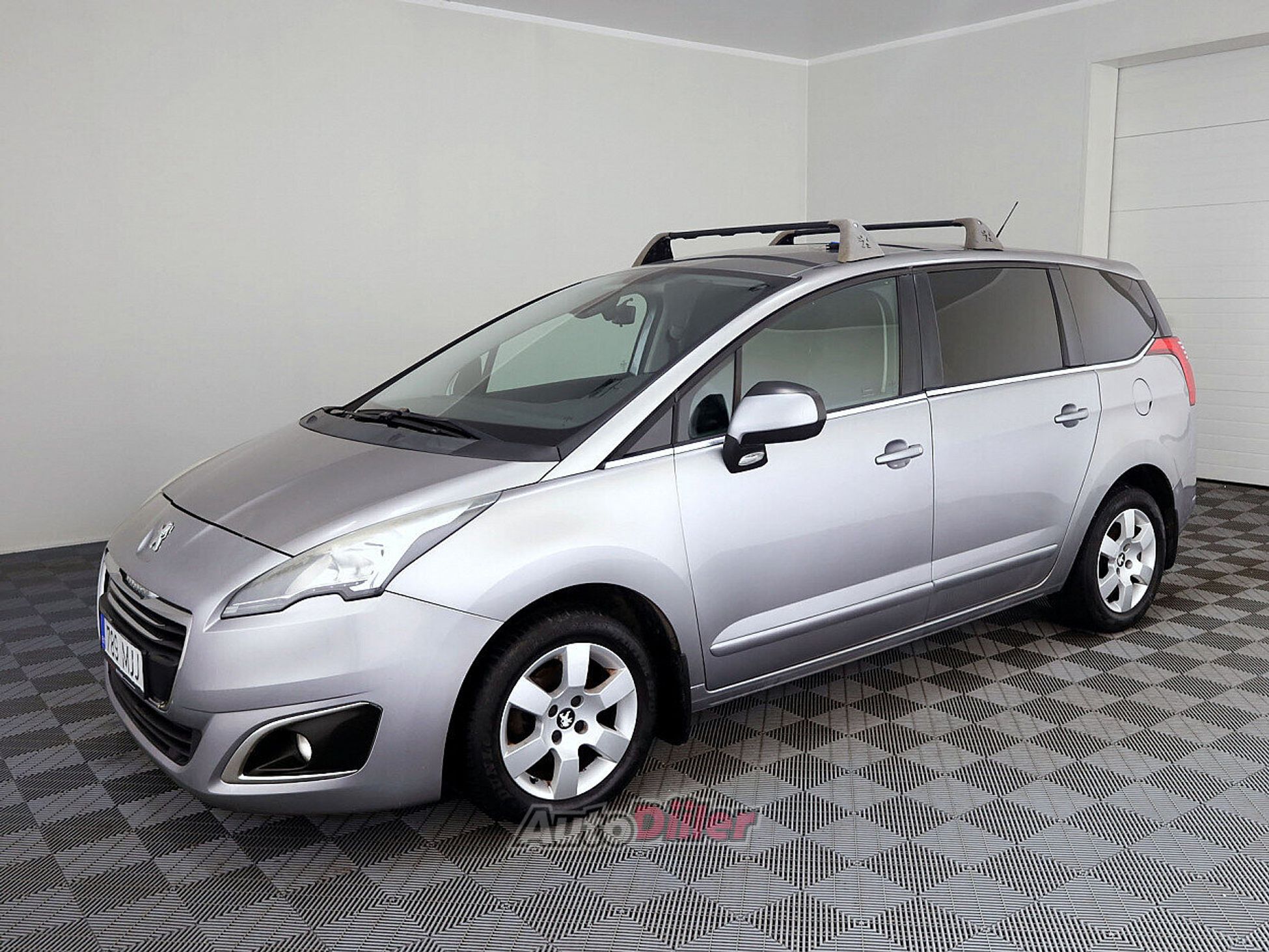 Peugeot 5008 1.6 84kW 2014, photo 2/8