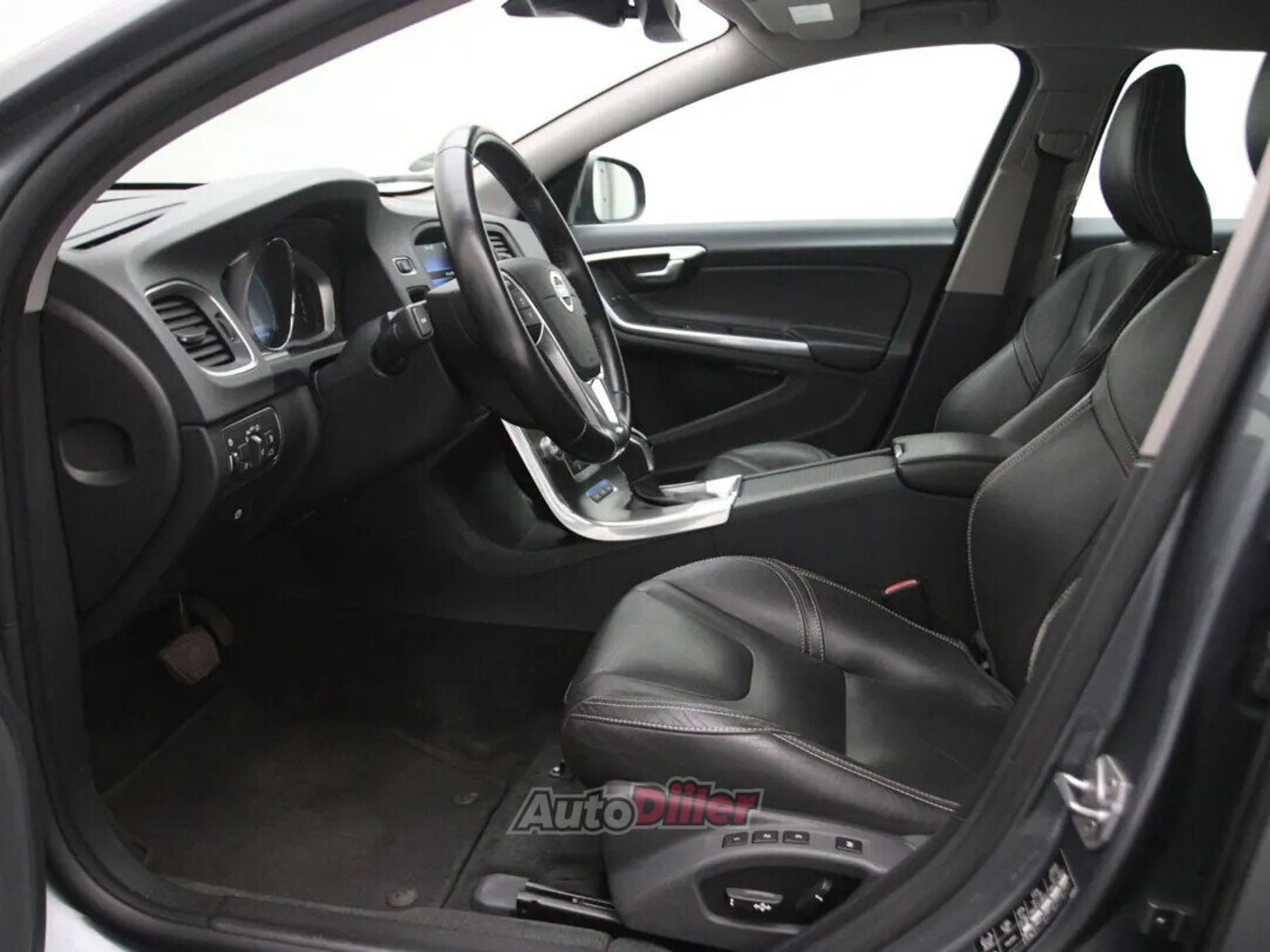 Volvo V60 Summum 2.4 212kW 2015, kuva 4/10