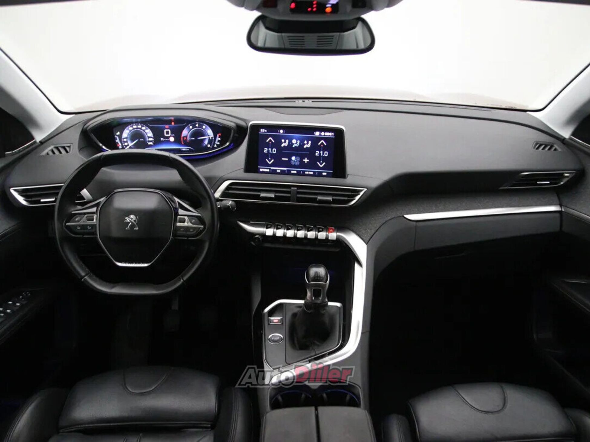 Peugeot 3008 Allure 1.2 96kW 2018, photo 2/10