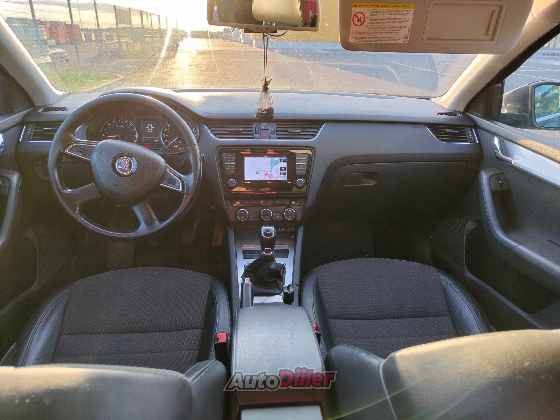 Skoda Octavia Combi Elegance 1.6 77kW 2013, kuva 7/7