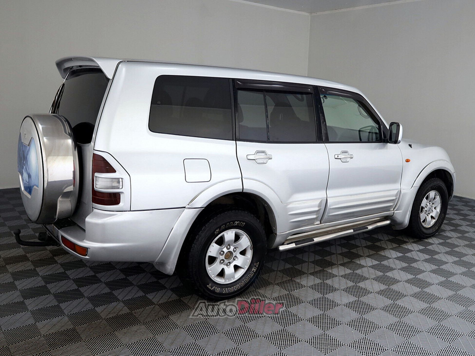 Mitsubishi Pajero 3.2 121kW 2000, photo 3/8