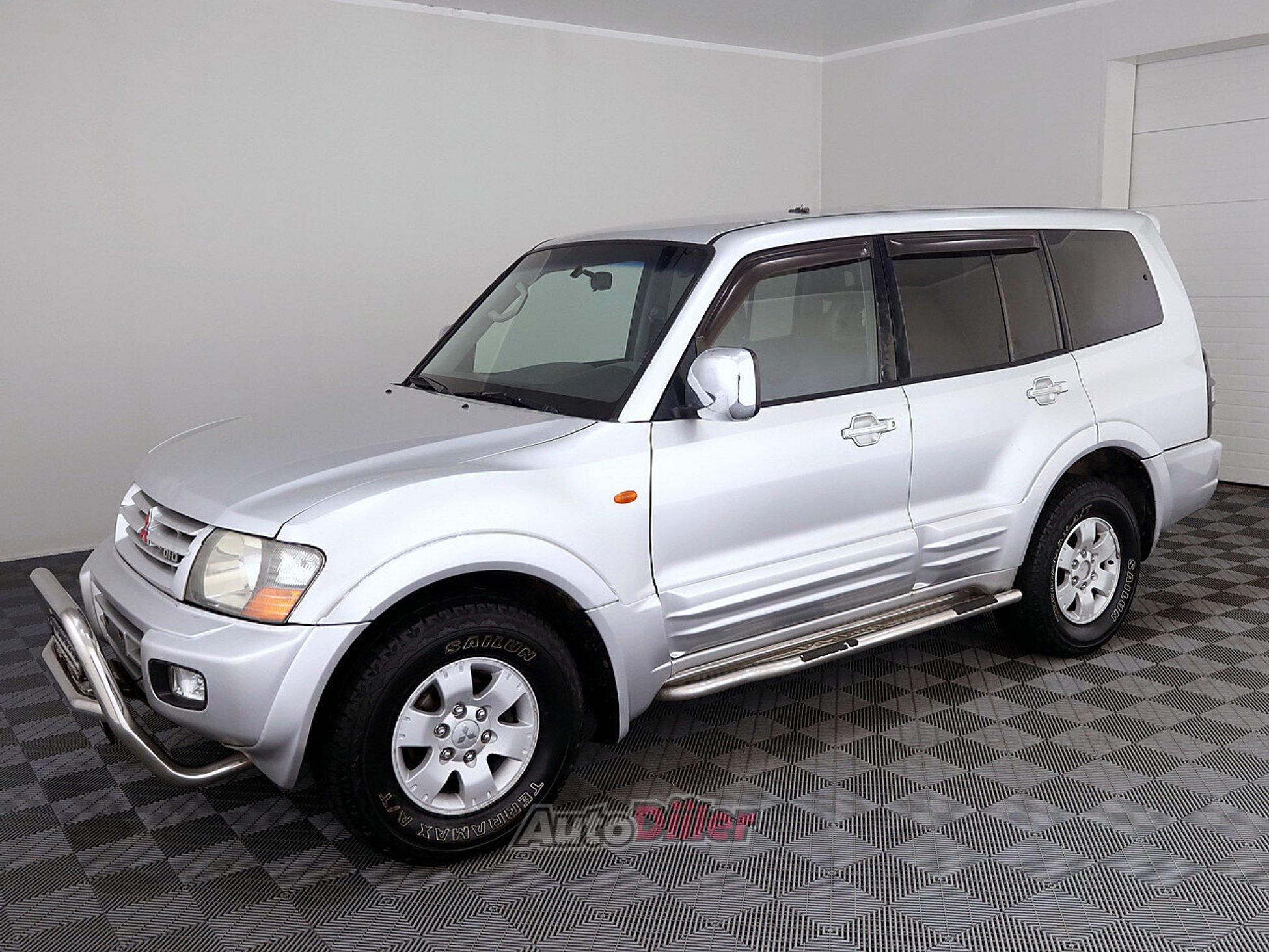 Mitsubishi Pajero 3.2 121kW 2000, photo 2/8