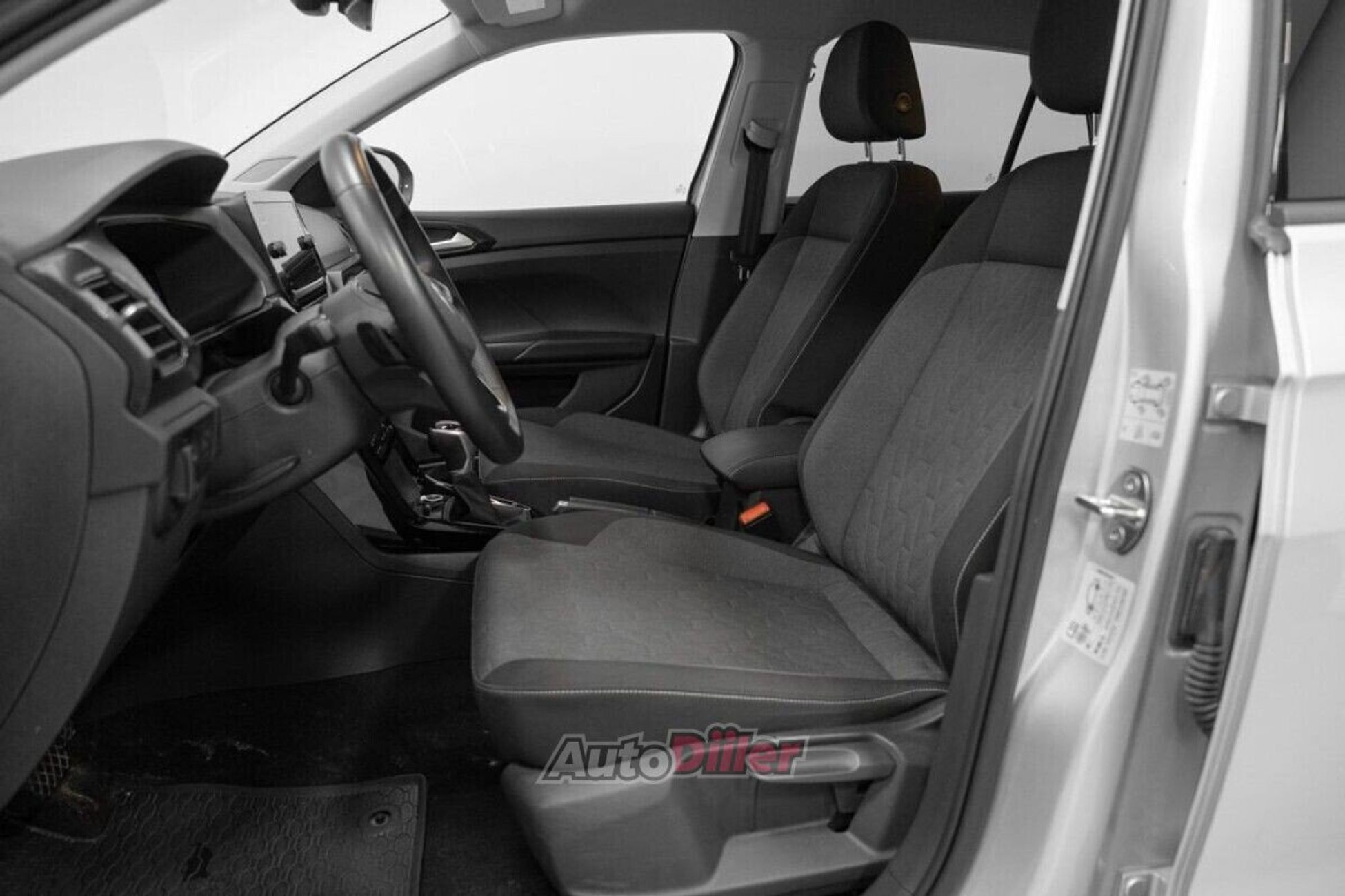 Volkswagen T-Cross 1.0 85kW 2025, photo 5/10