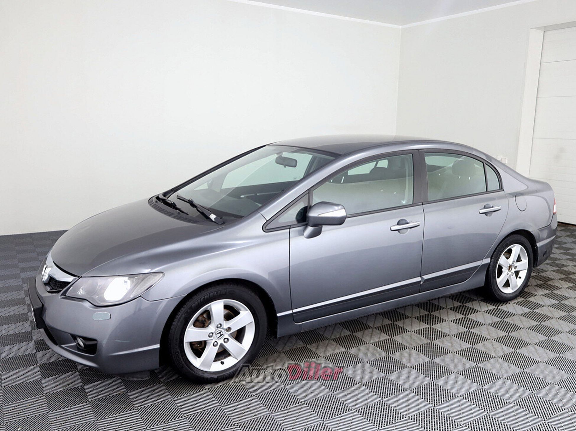 Honda Civic 1.8 103kW 2011, photo 2/7