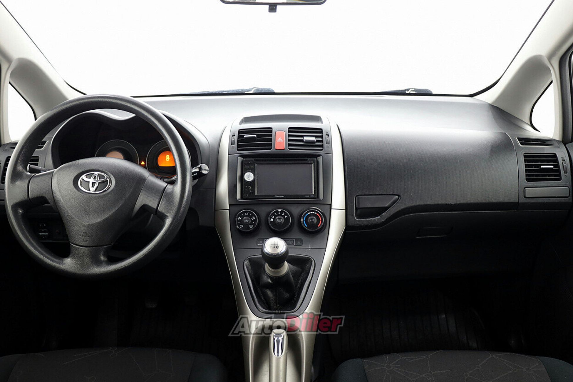 Toyota Auris 1.4 71kW 2007, photo 5/8