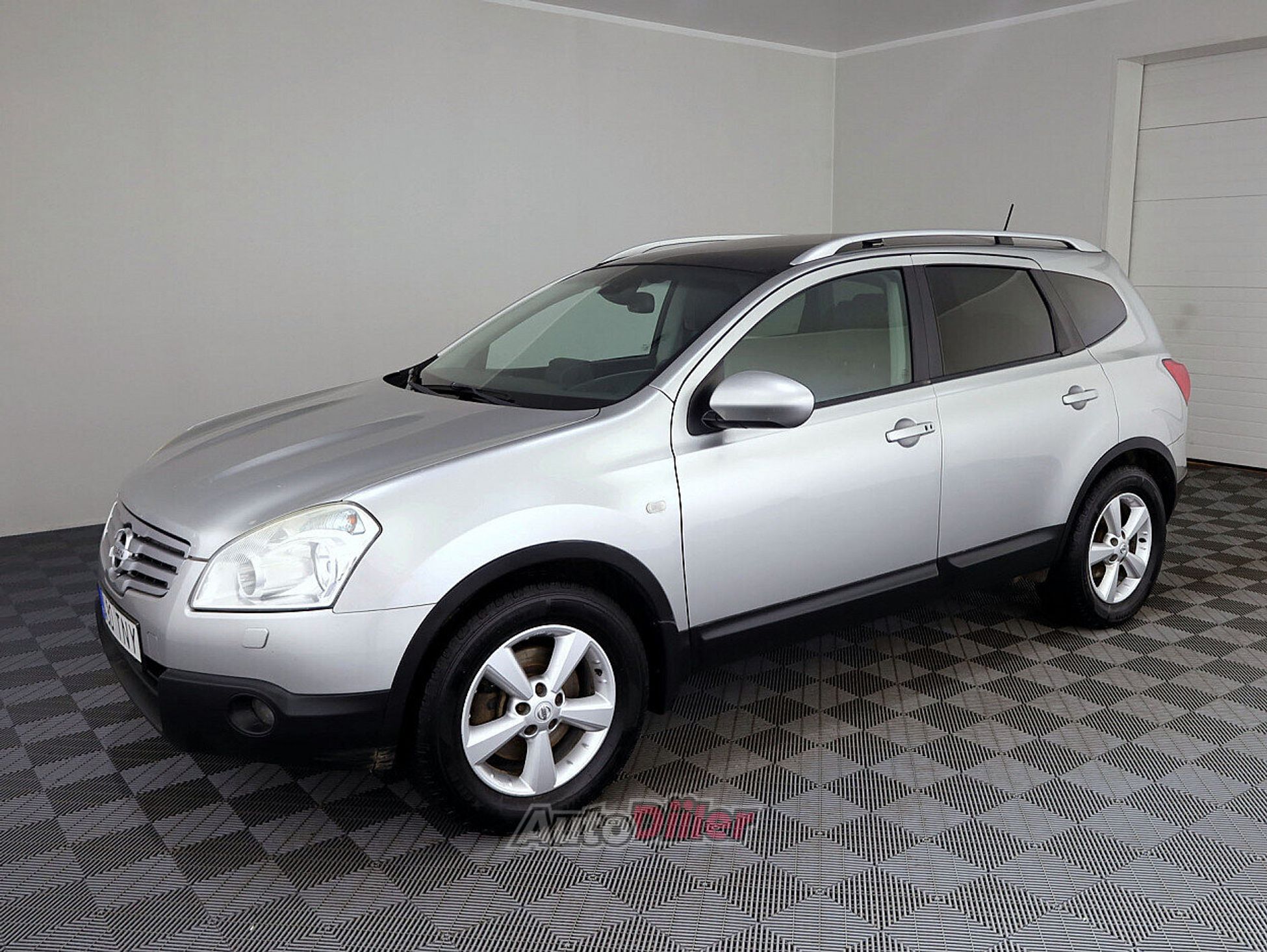 Nissan Qashqai+2 2.0 110kW 2009, photo 2/10