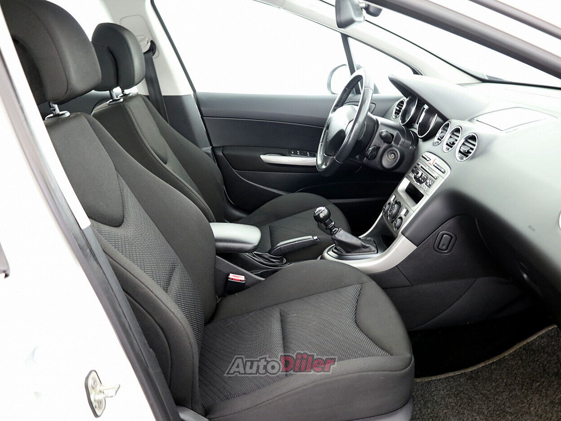 Peugeot 308 1.6 82kW 2012, photo 6/8