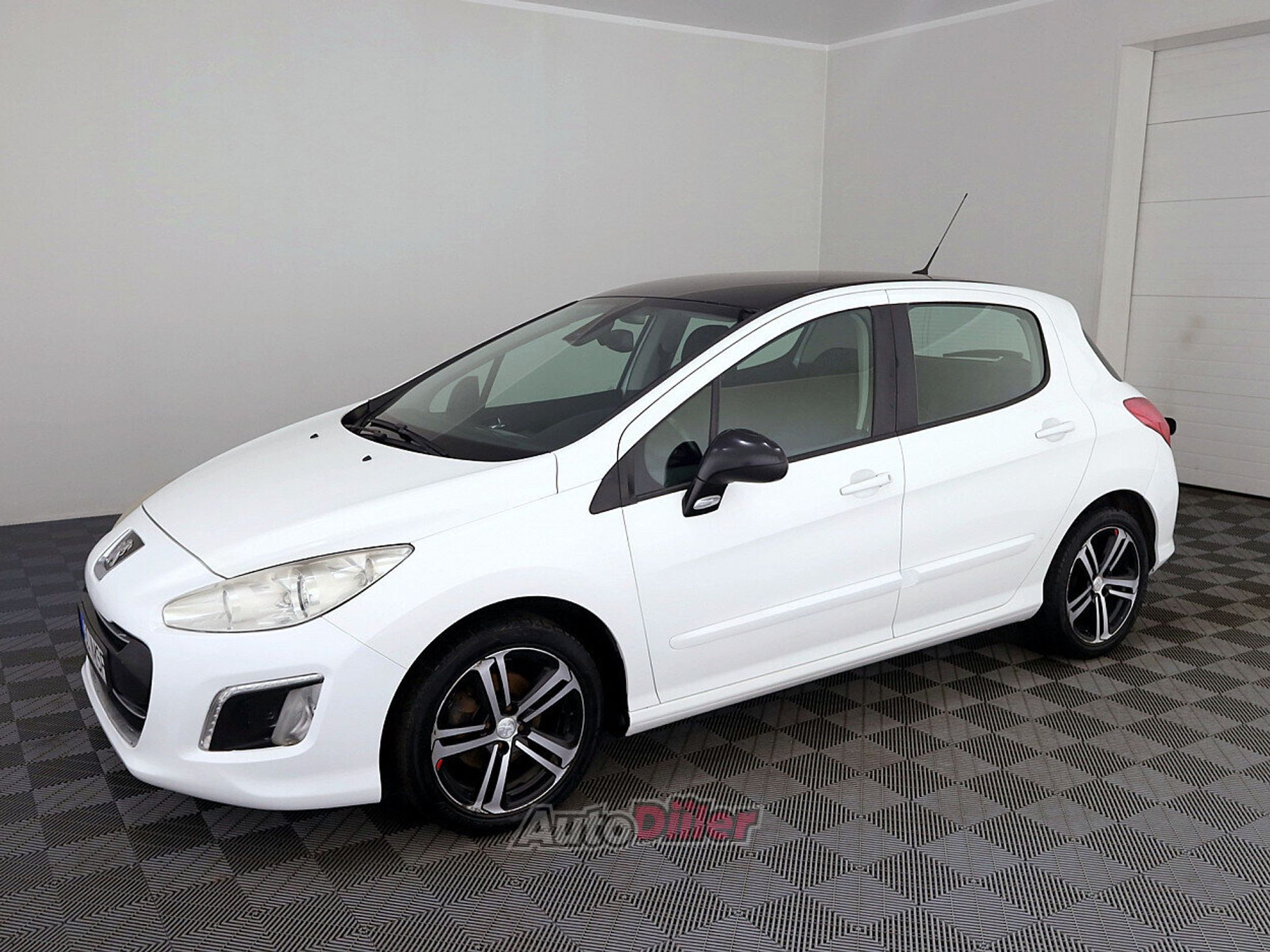 Peugeot 308 1.6 82kW 2012, photo 2/8