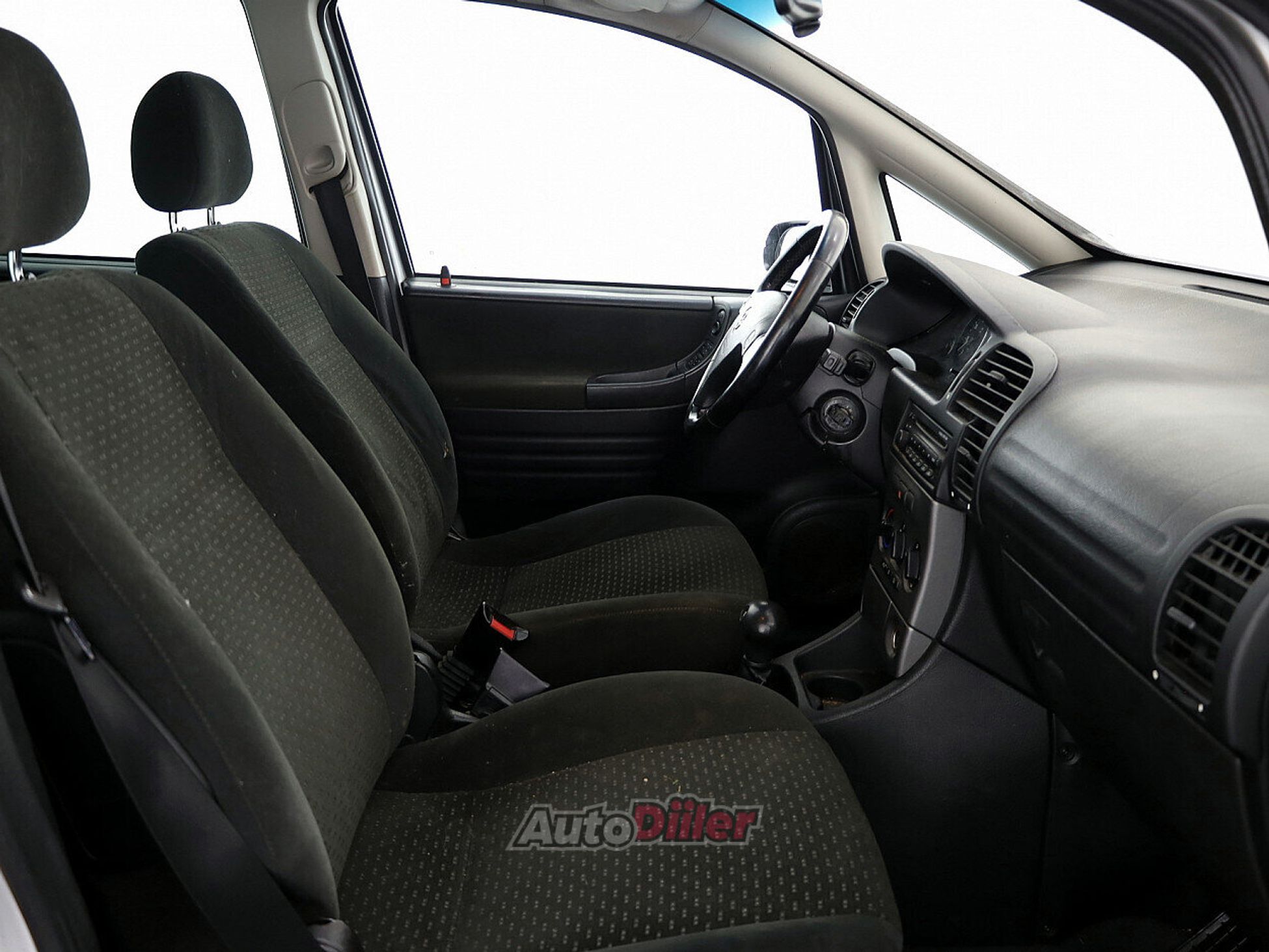 Opel Zafira 2.2 108kW 2003, kuva 6/8