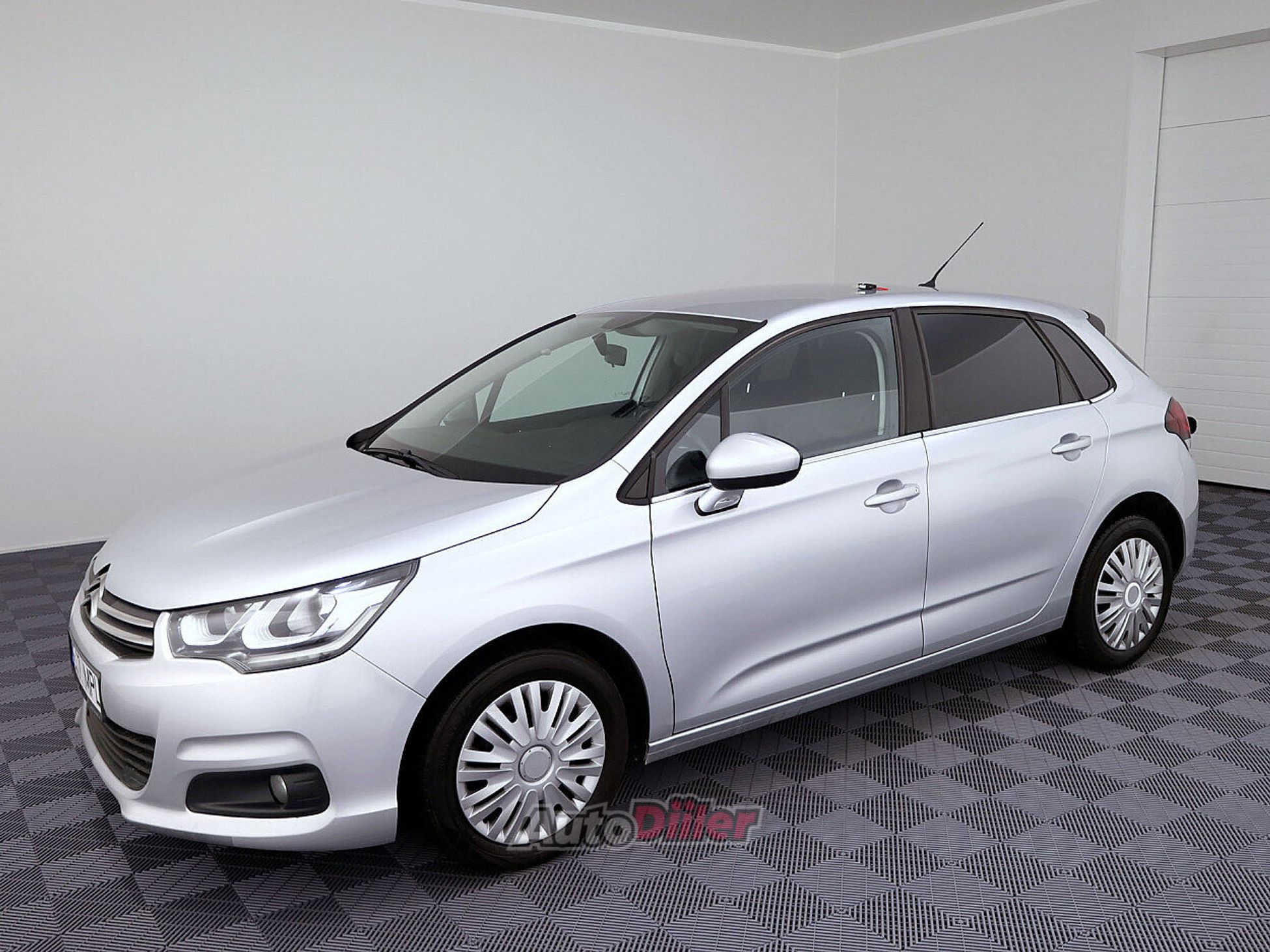 Citroen C4 1.2 81kW 2015, photo 2/7