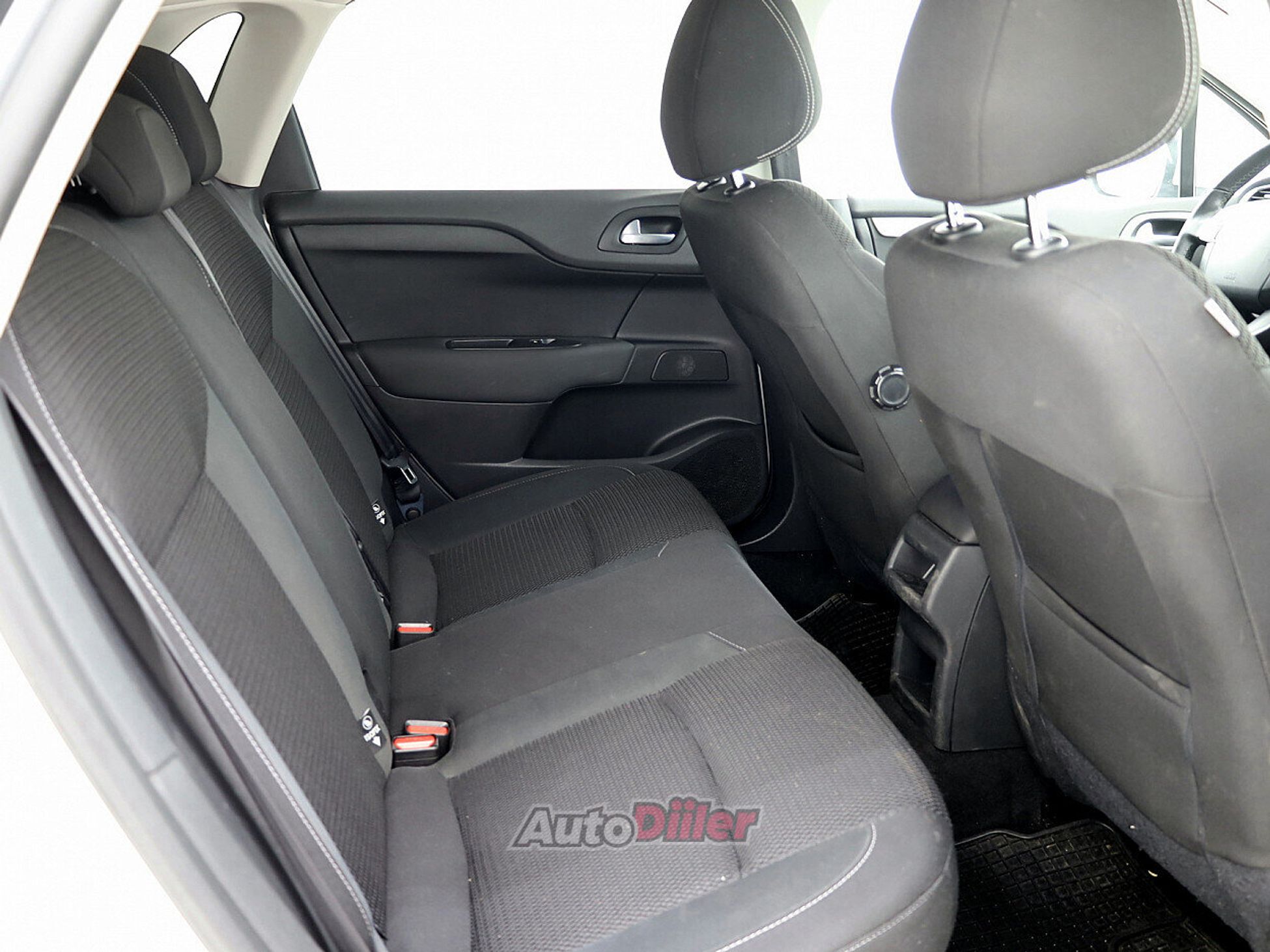 Citroen C4 1.2 81kW 2015, photo 7/7
