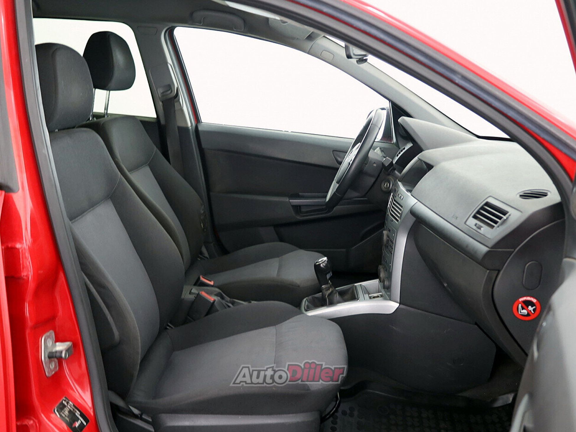 Opel Astra 1.6 85kW 2013, kuva 6/7