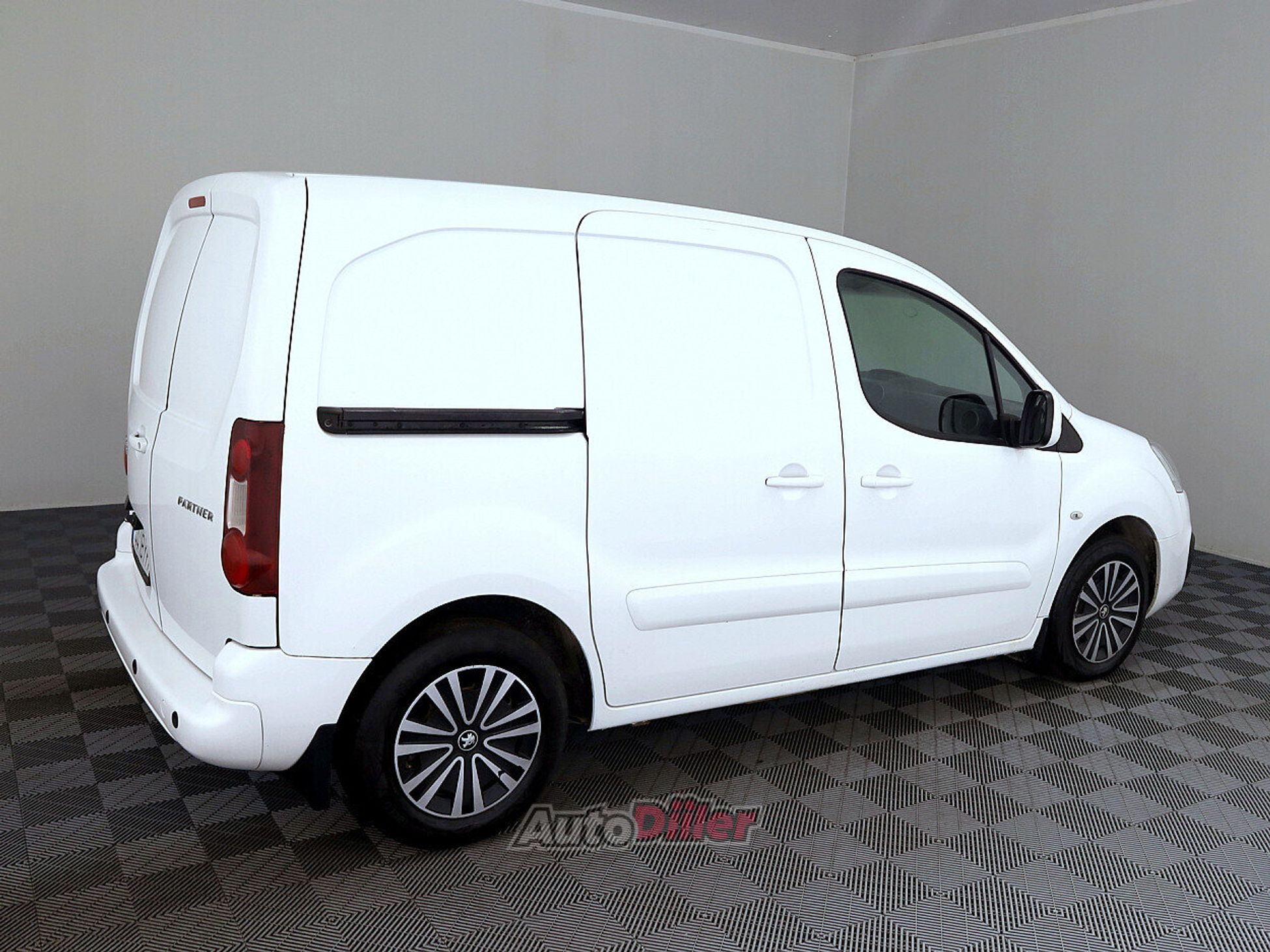 Peugeot Partner 1.6 55kW 2018, kuva 3/8