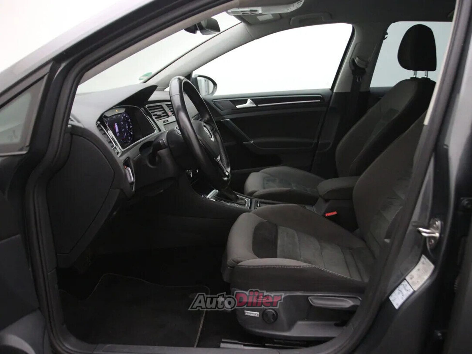 Volkswagen Golf Highline 1.6 85kW 2018, photo 4/10